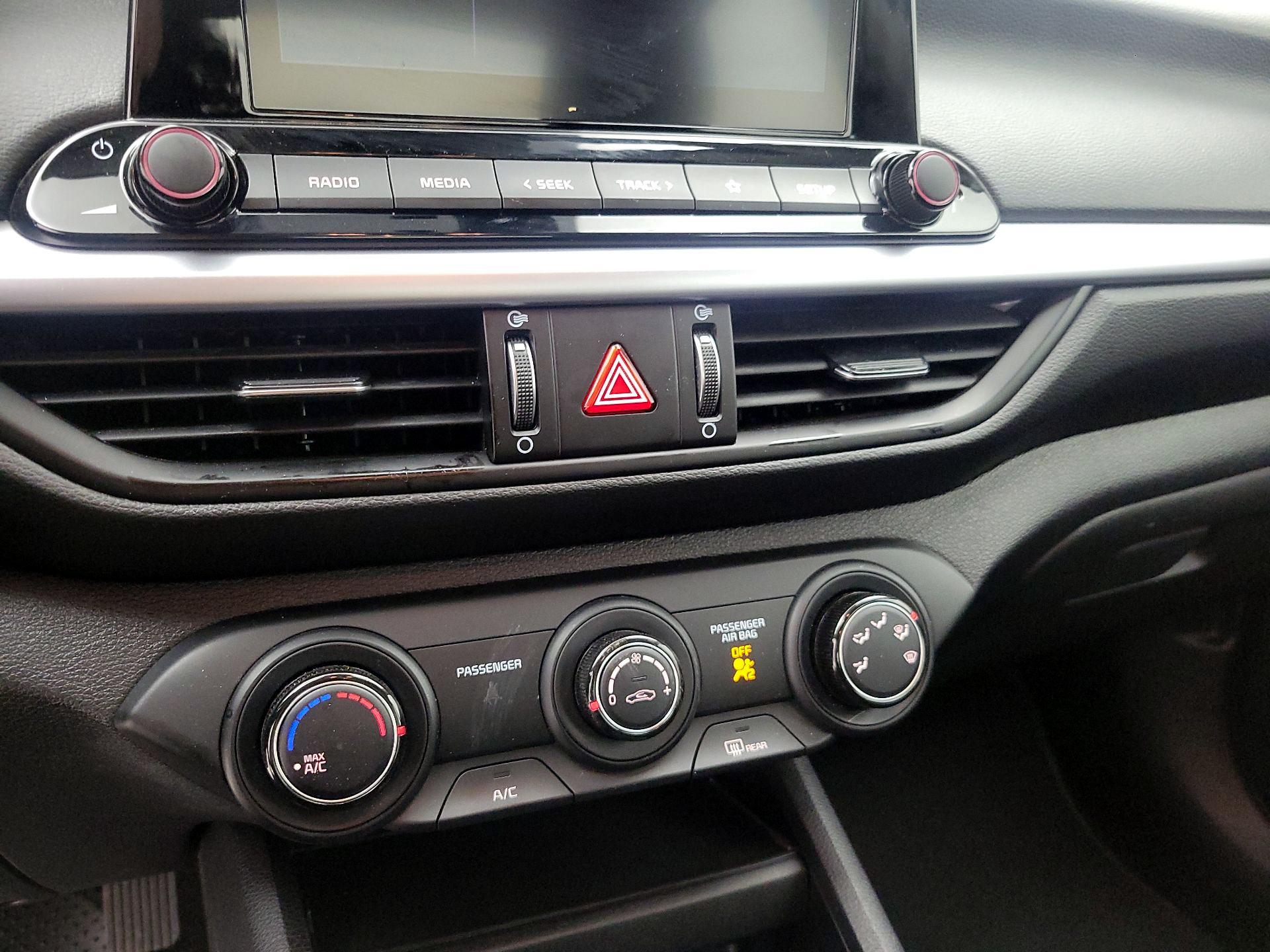 Thumbnail: 2024 Kia Forte - 16