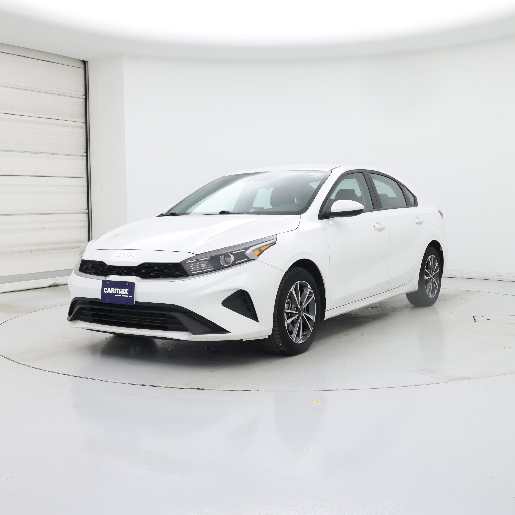 Thumbnail: 2024 Kia Forte - 4