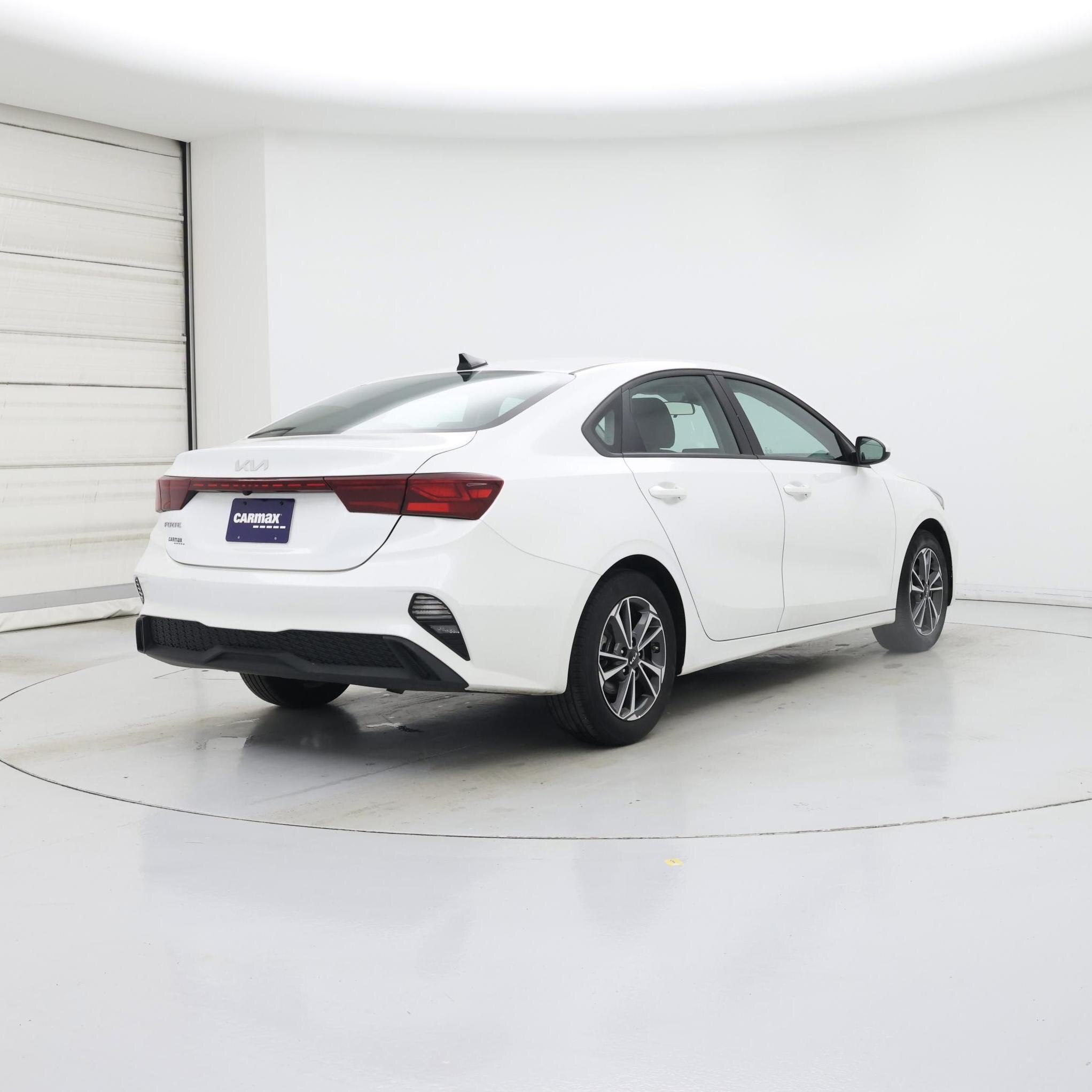 Thumbnail: 2024 Kia Forte - 8