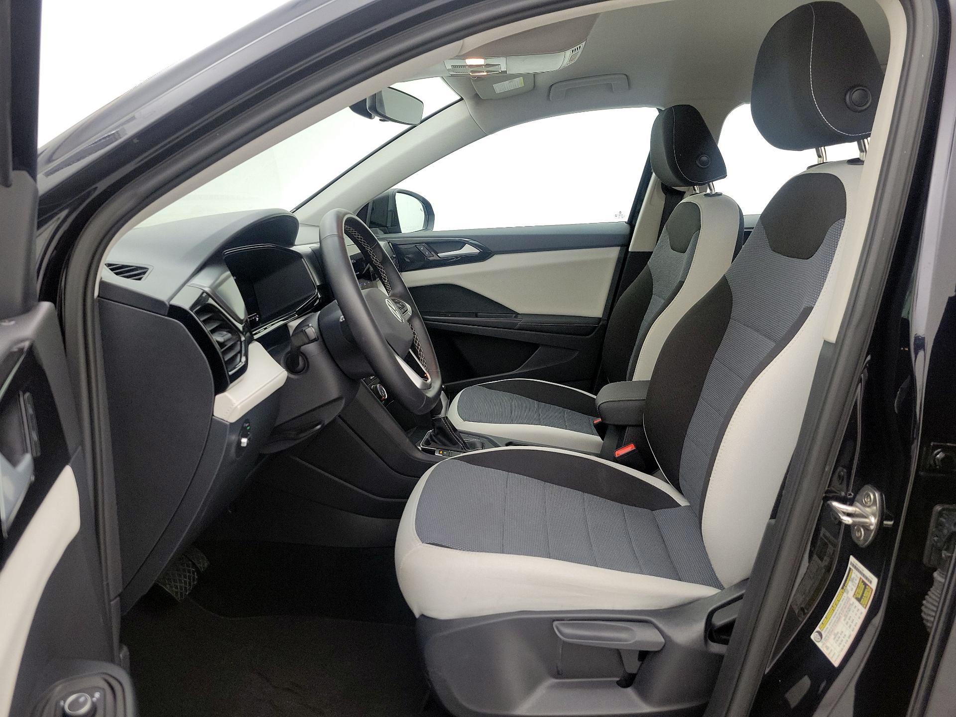 Thumbnail: 2025 Volkswagen Taos - 11