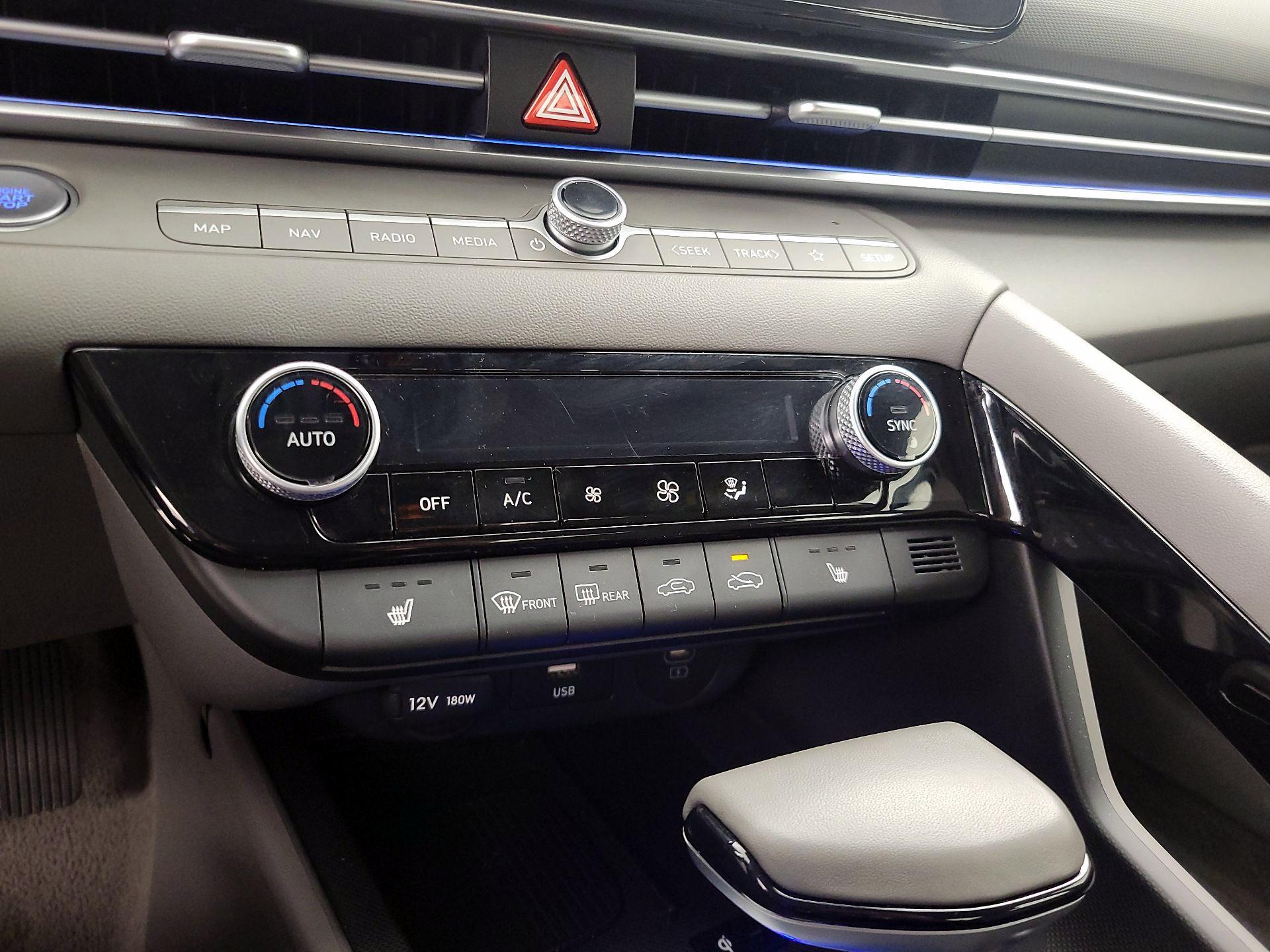 Thumbnail: 2025 Hyundai Elantra - 17