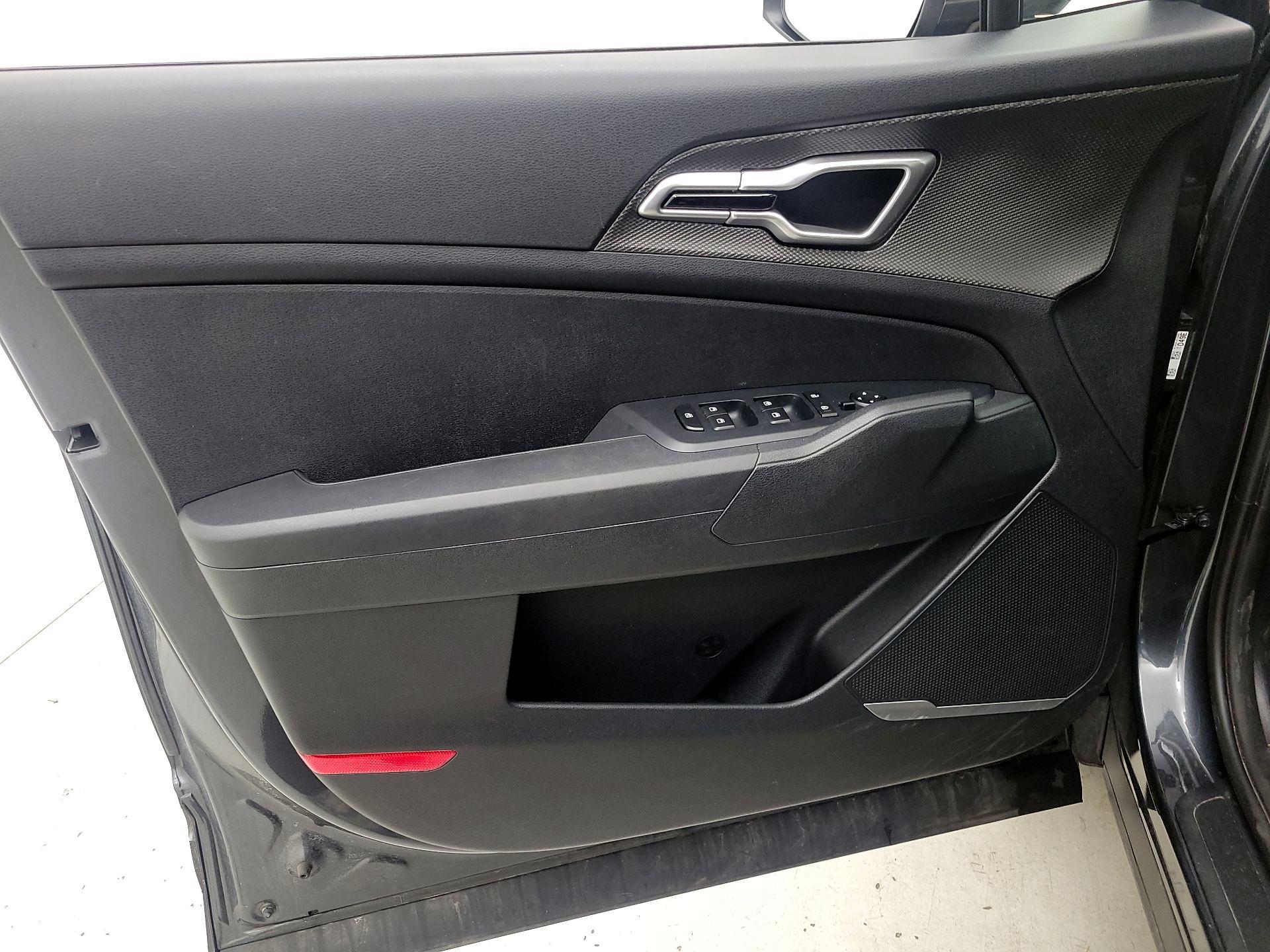 Thumbnail: 2025 Kia Sportage - 12