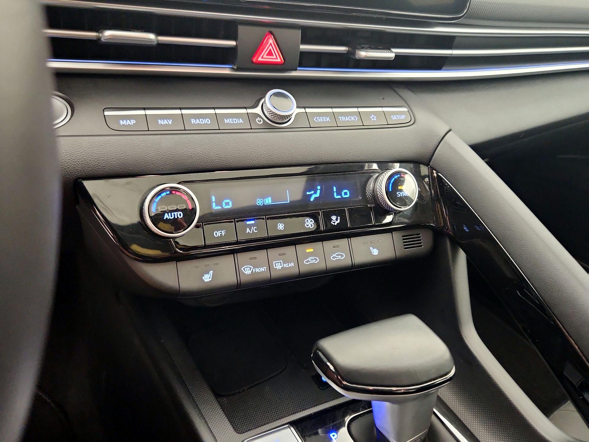 Thumbnail: 2025 Hyundai Elantra - 17