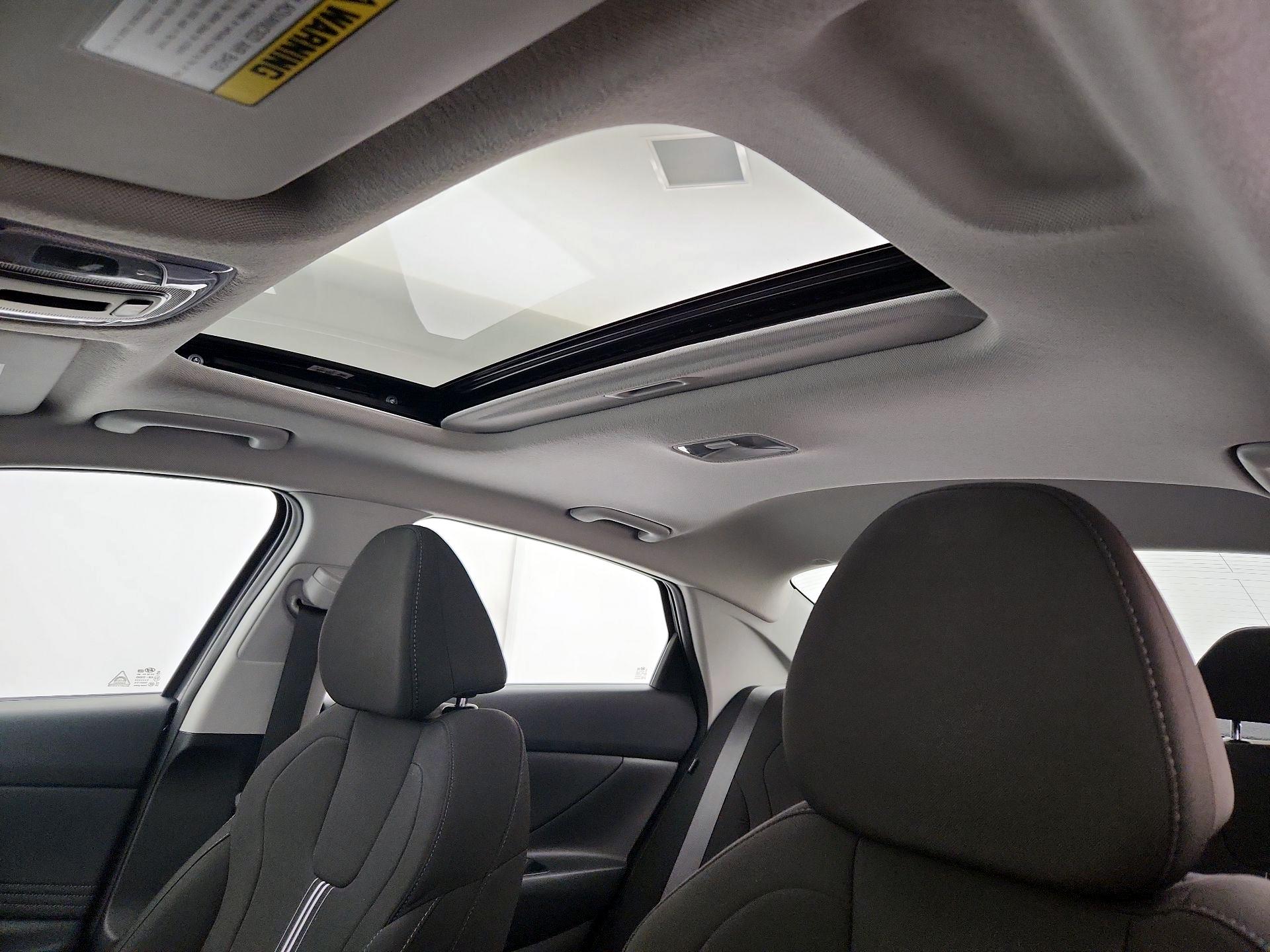 Thumbnail: 2025 Hyundai Elantra - 20