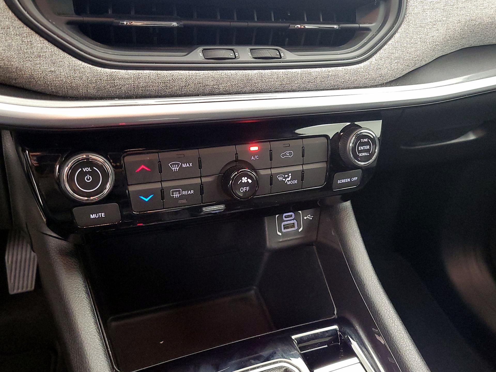 Thumbnail: 2025 Jeep Compass - 16