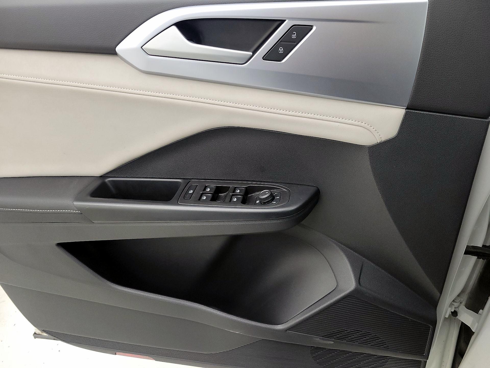 Thumbnail: 2025 Volkswagen Taos - 12