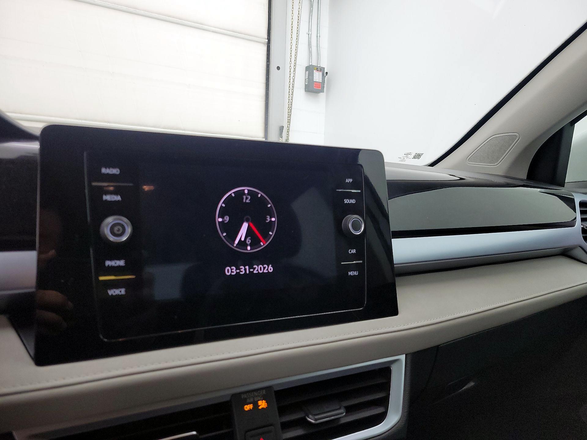 Thumbnail: 2025 Volkswagen Taos - 15