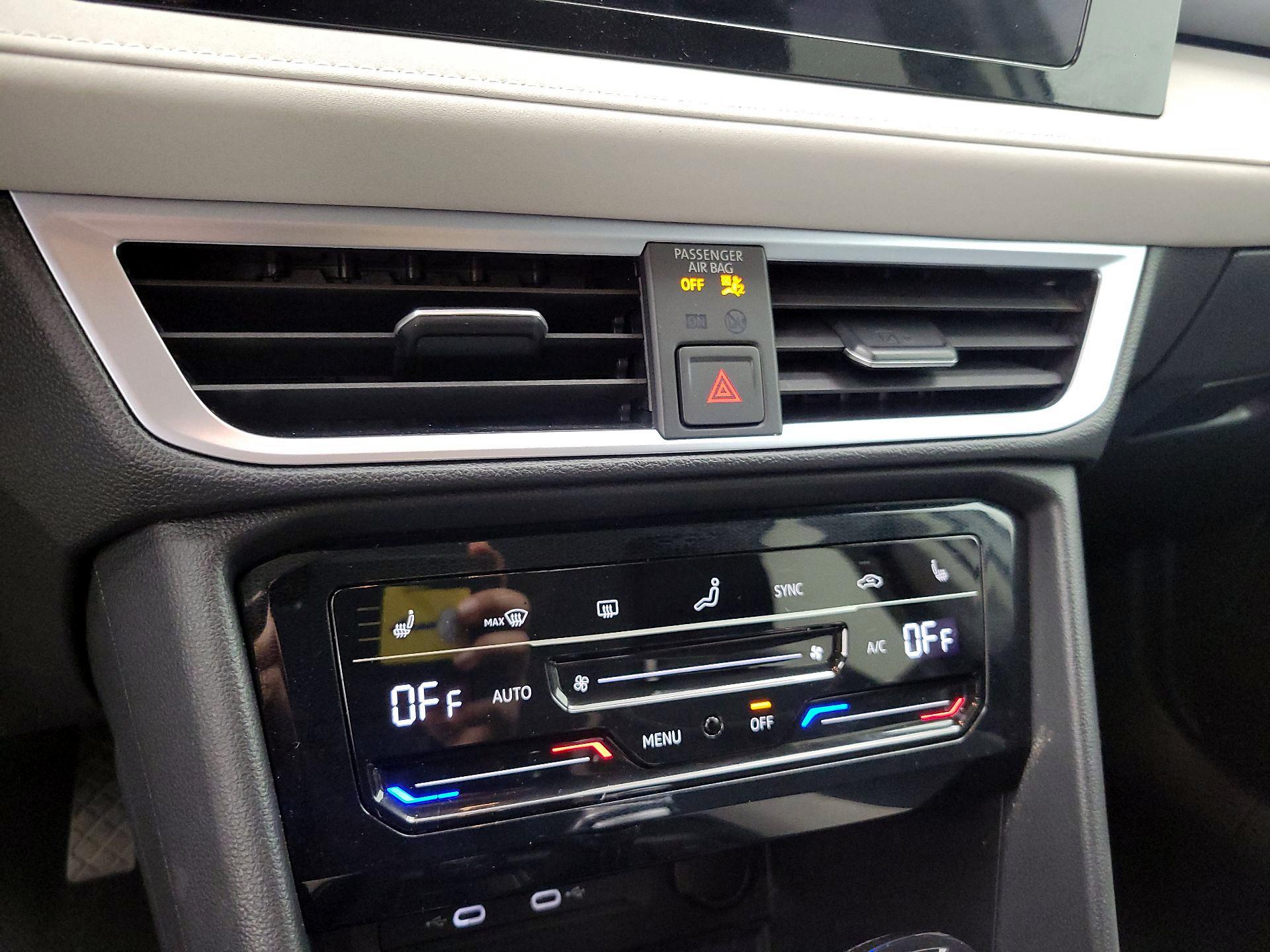 Thumbnail: 2025 Volkswagen Taos - 16