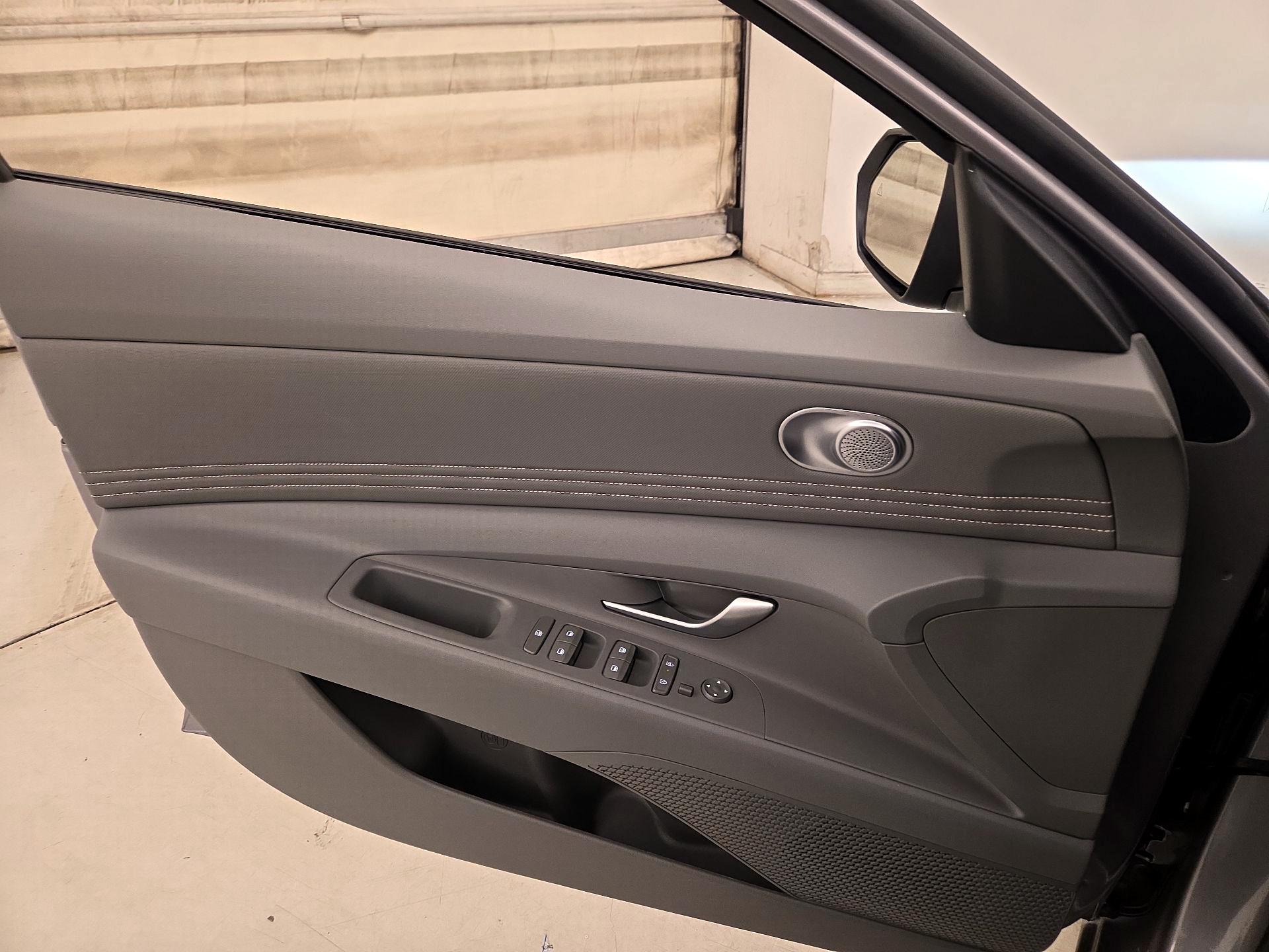 Thumbnail: 2025 Hyundai Elantra - 12