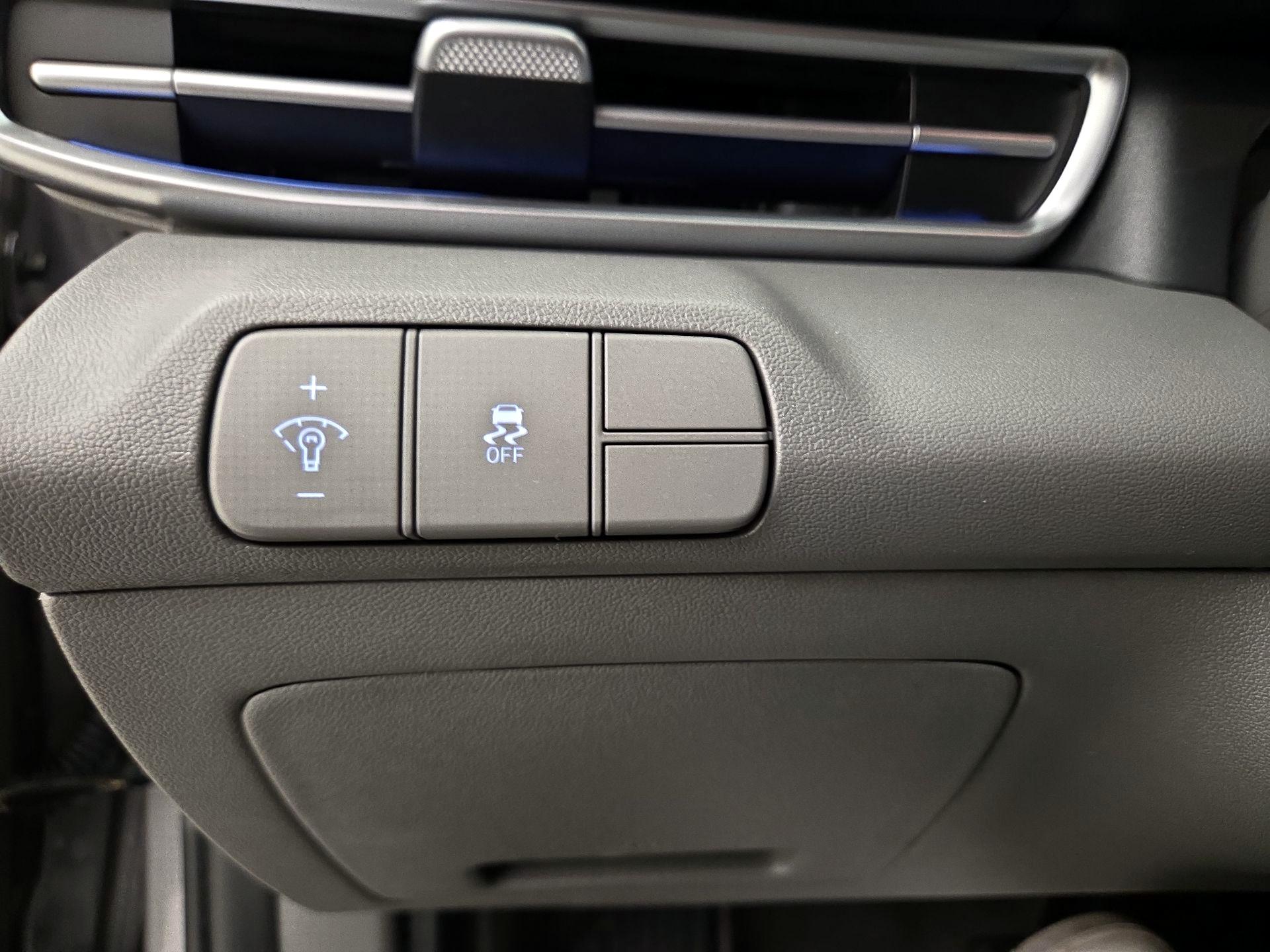 Thumbnail: 2025 Hyundai Elantra - 13