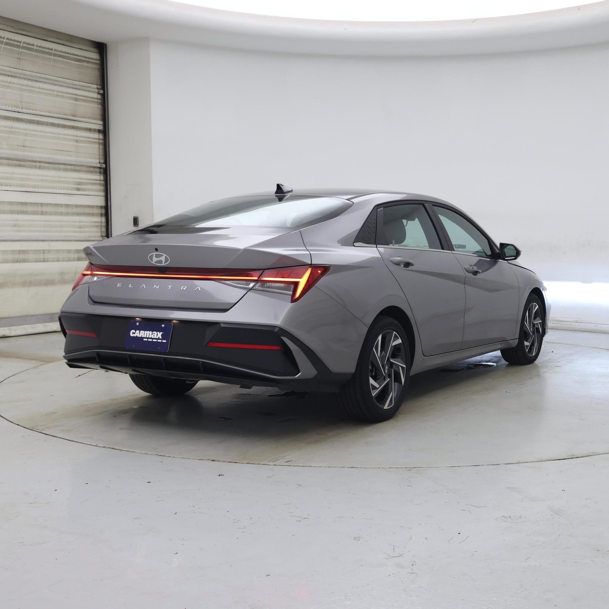 Thumbnail: 2025 Hyundai Elantra - 8