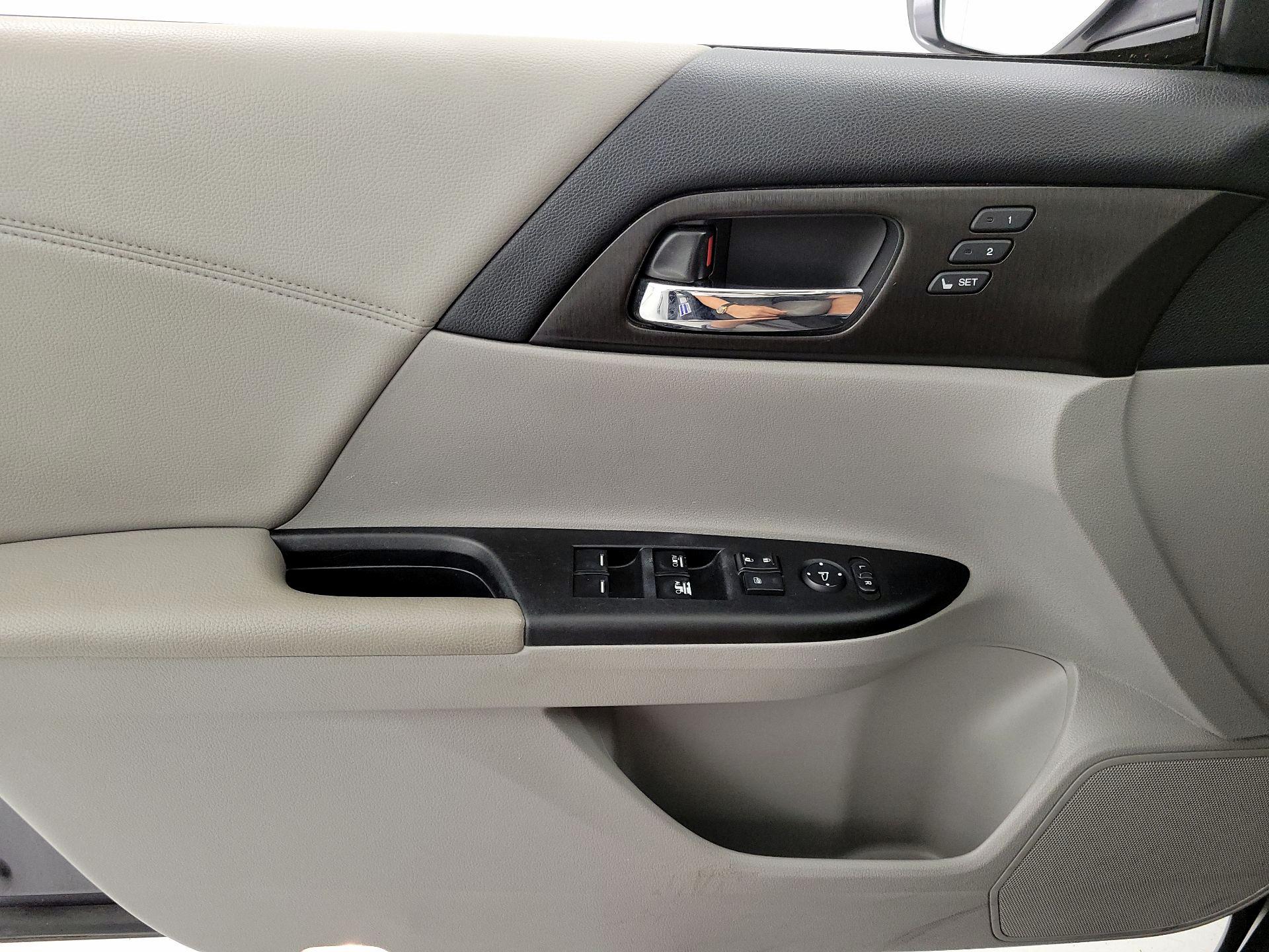 Thumbnail: 2015 Honda Accord - 12