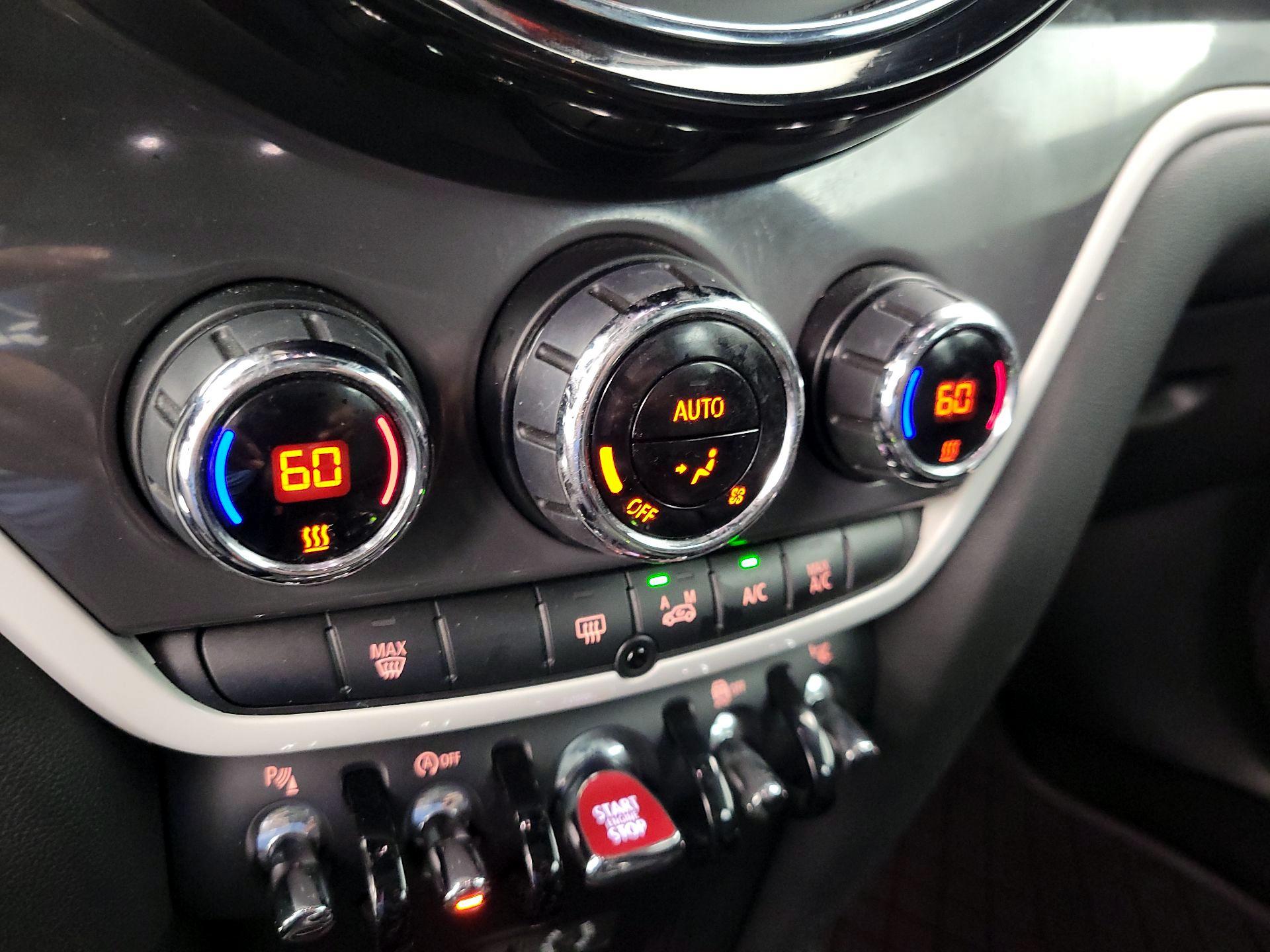 Thumbnail: 2017 MINI Cooper Countryman - 17