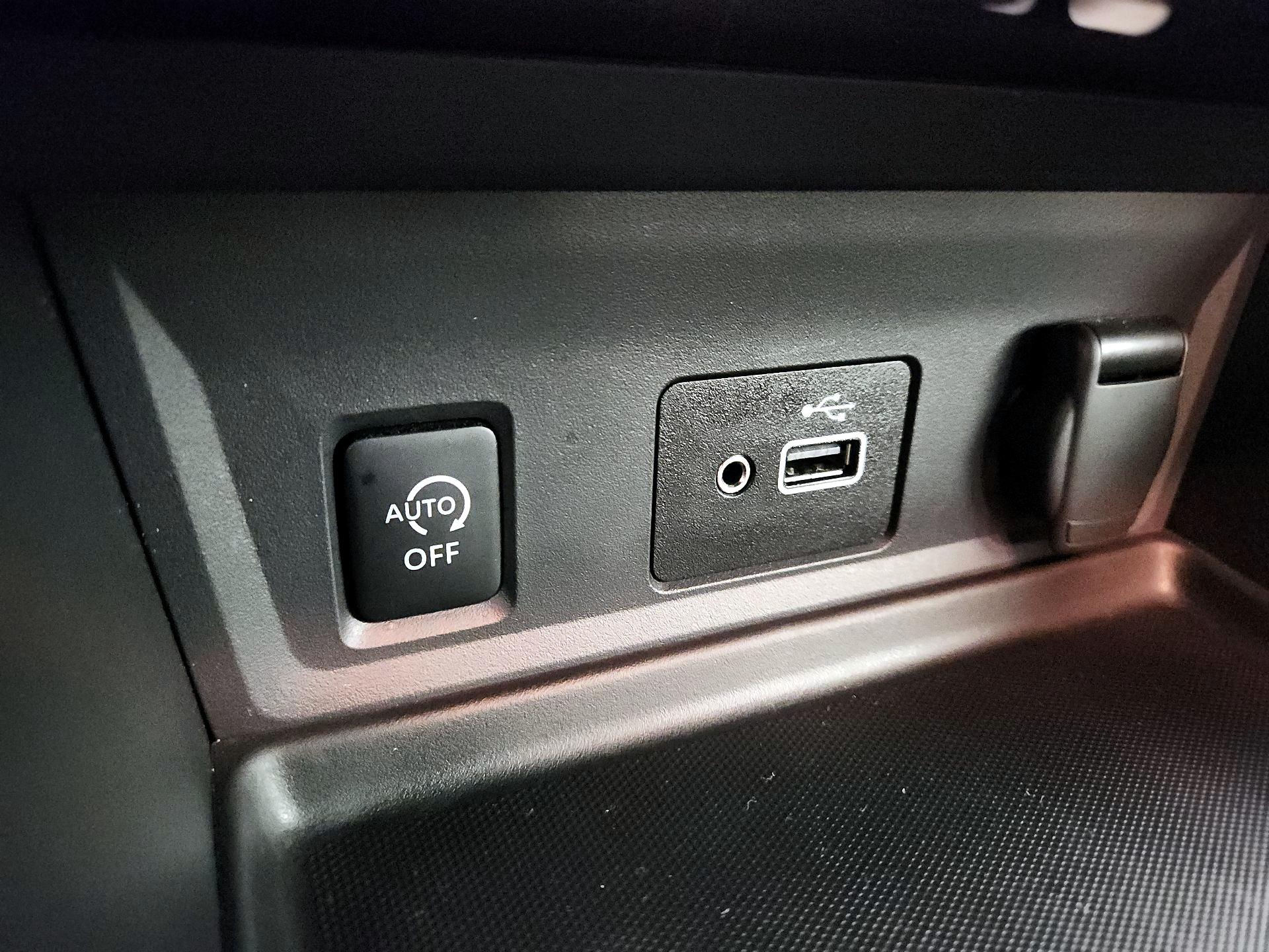 Thumbnail: 2025 Nissan Sentra - 18