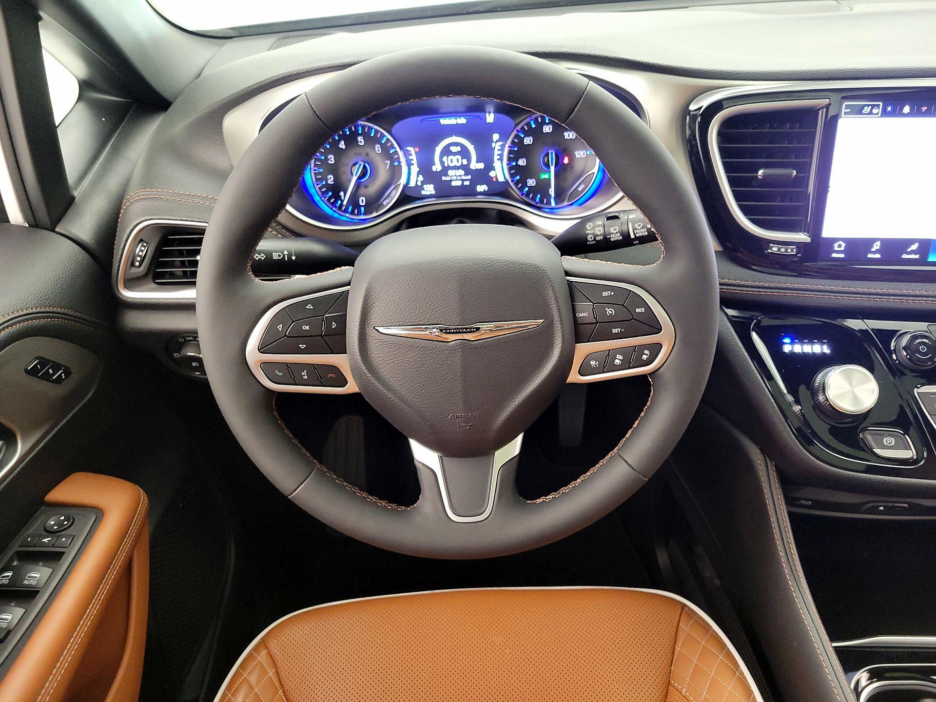 Thumbnail: 2024 Chrysler Pacifica - 10