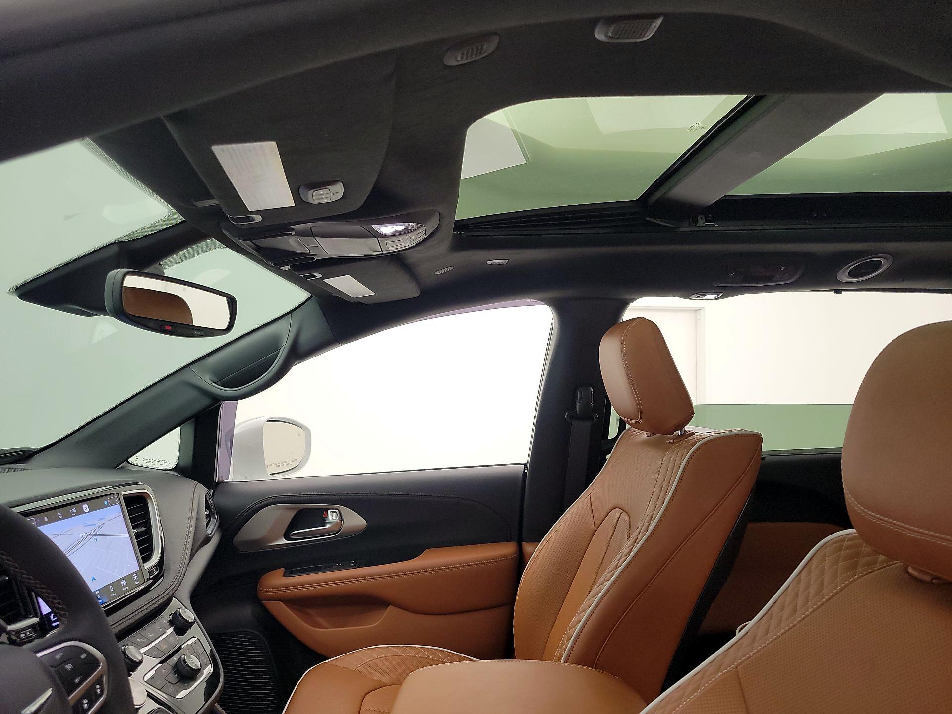 Thumbnail: 2024 Chrysler Pacifica - 20