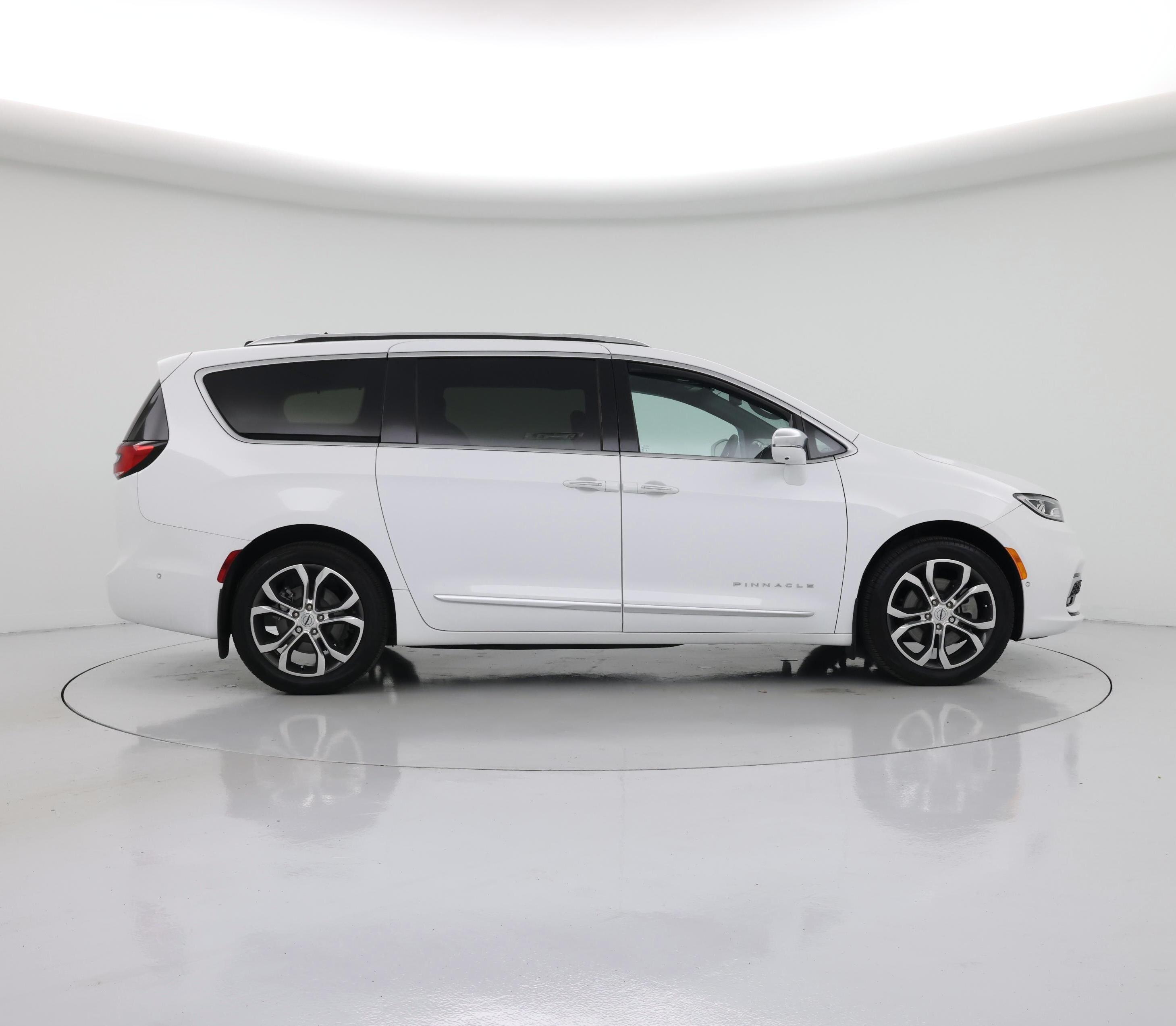 Thumbnail: 2024 Chrysler Pacifica - 7