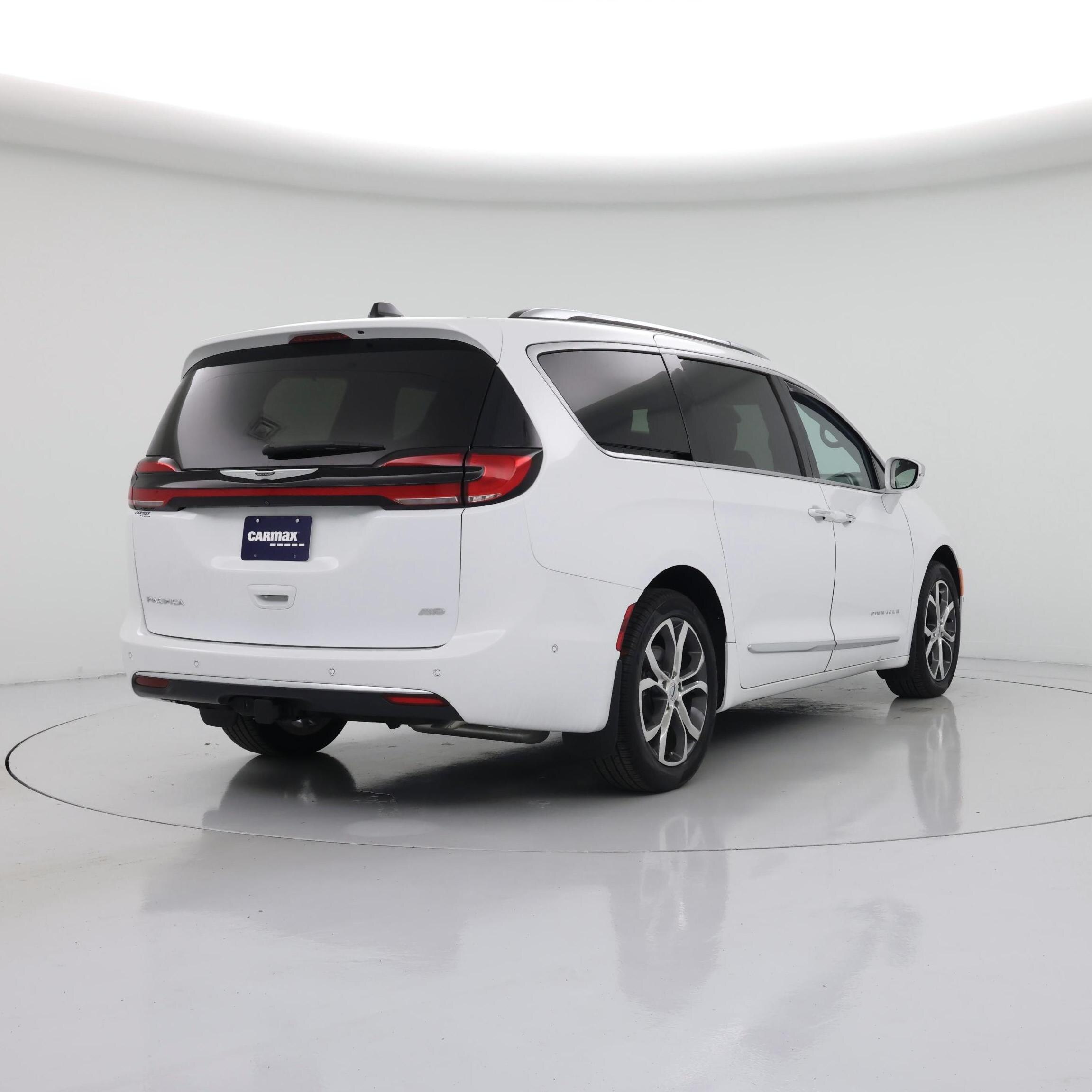 Thumbnail: 2024 Chrysler Pacifica - 8