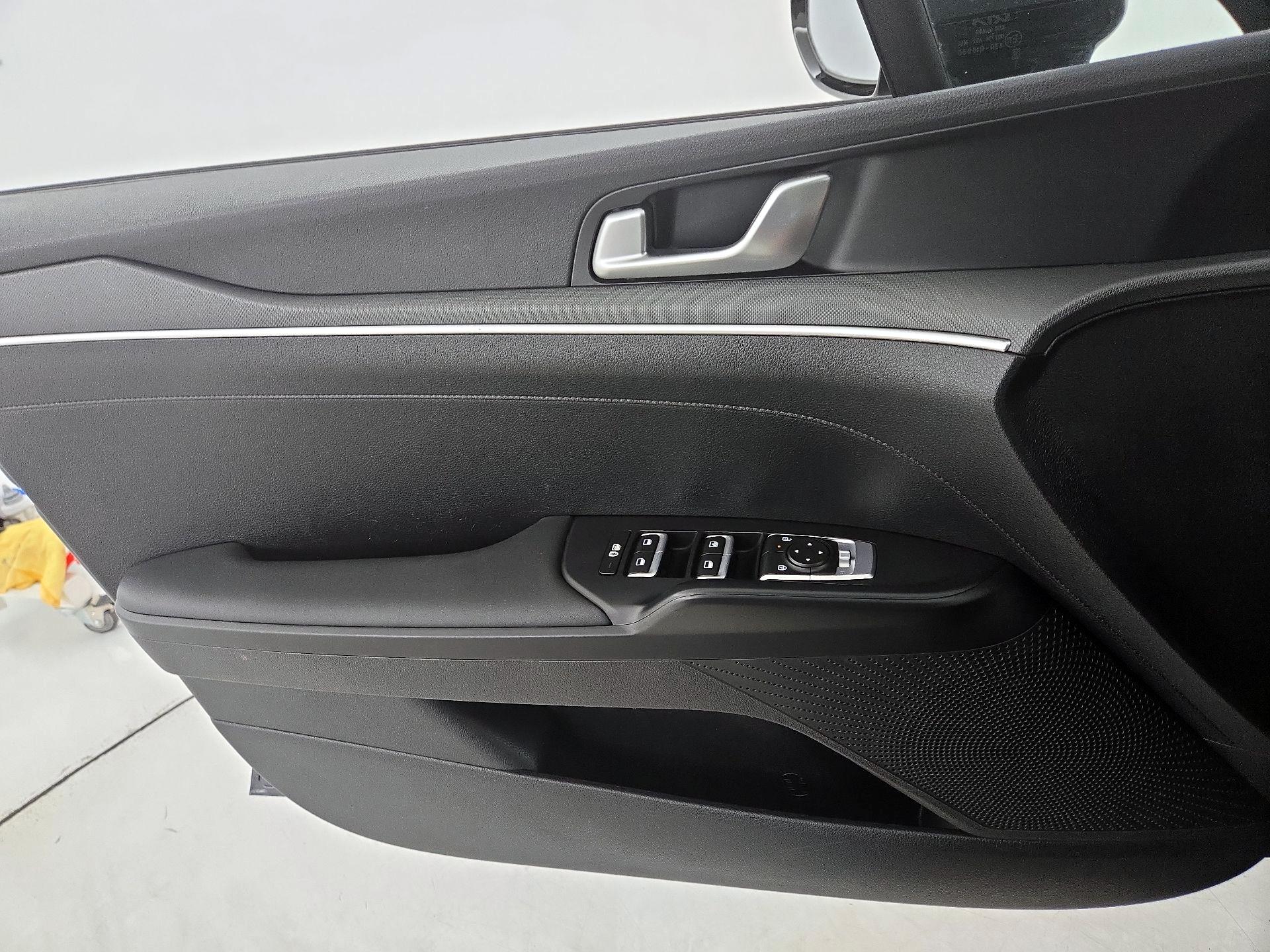 Thumbnail: 2025 Kia K5 - 12