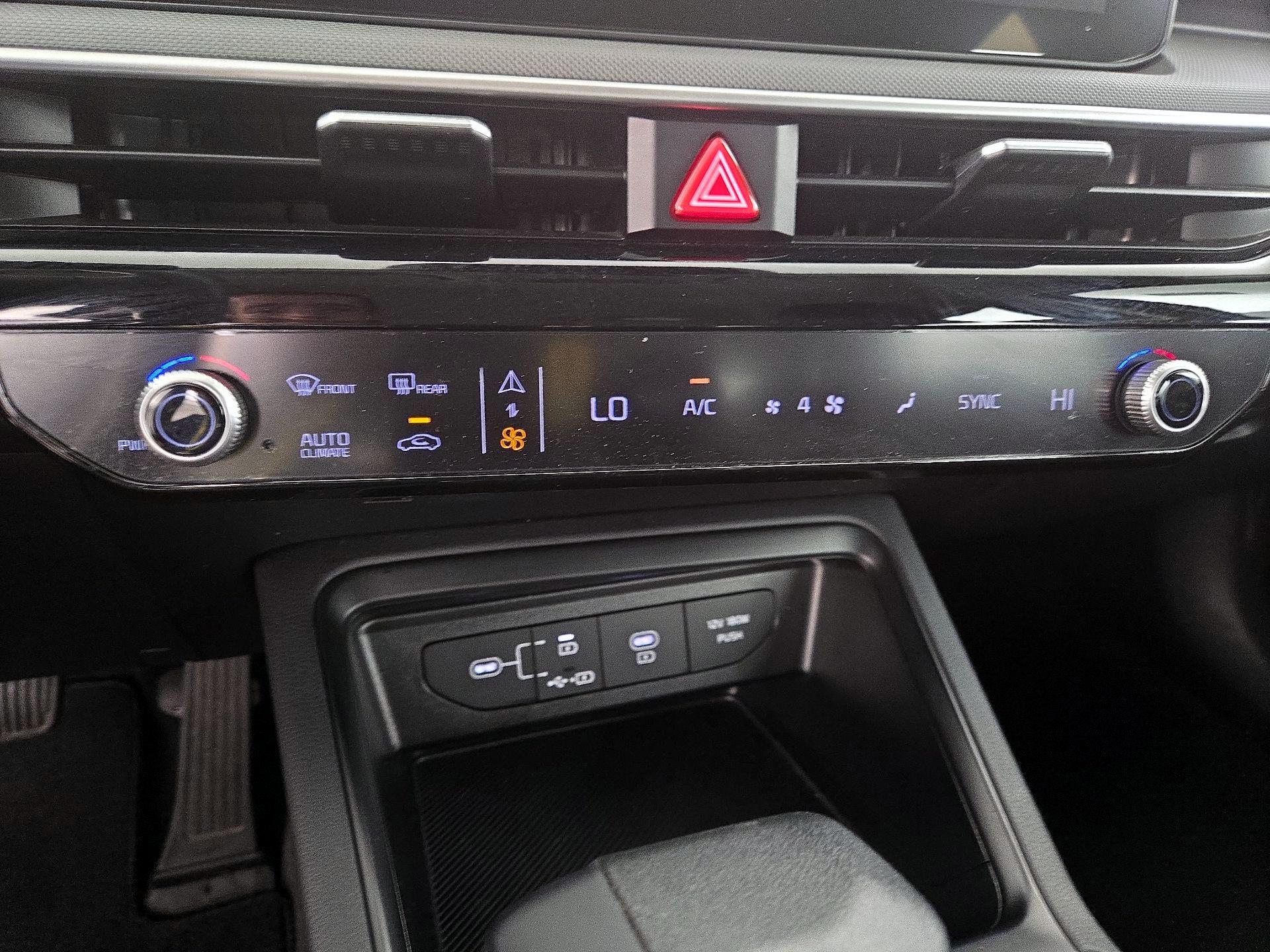 Thumbnail: 2025 Kia K5 - 16