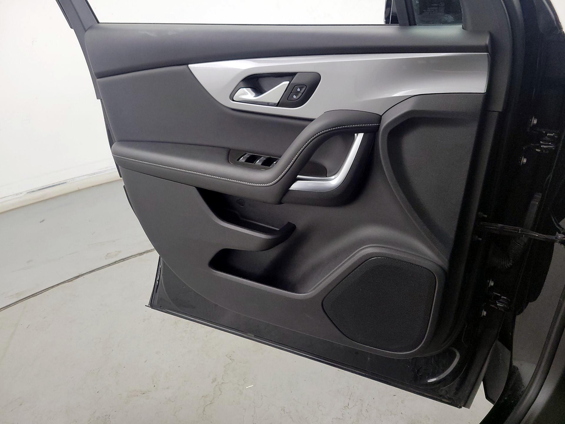 Thumbnail: 2025 Chevrolet Blazer - 12