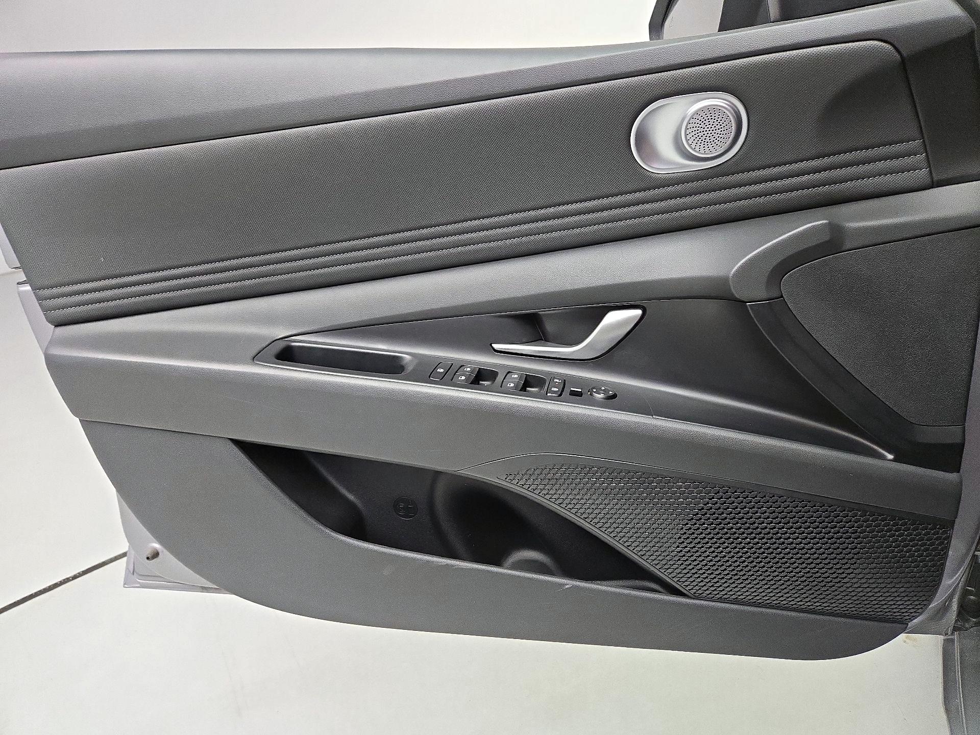 Thumbnail: 2025 Hyundai Elantra - 12