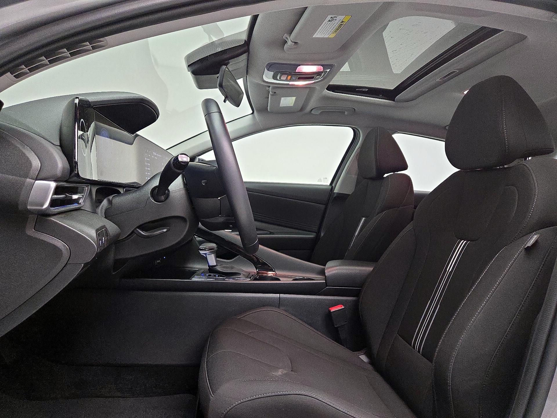 Thumbnail: 2025 Hyundai Elantra - 20