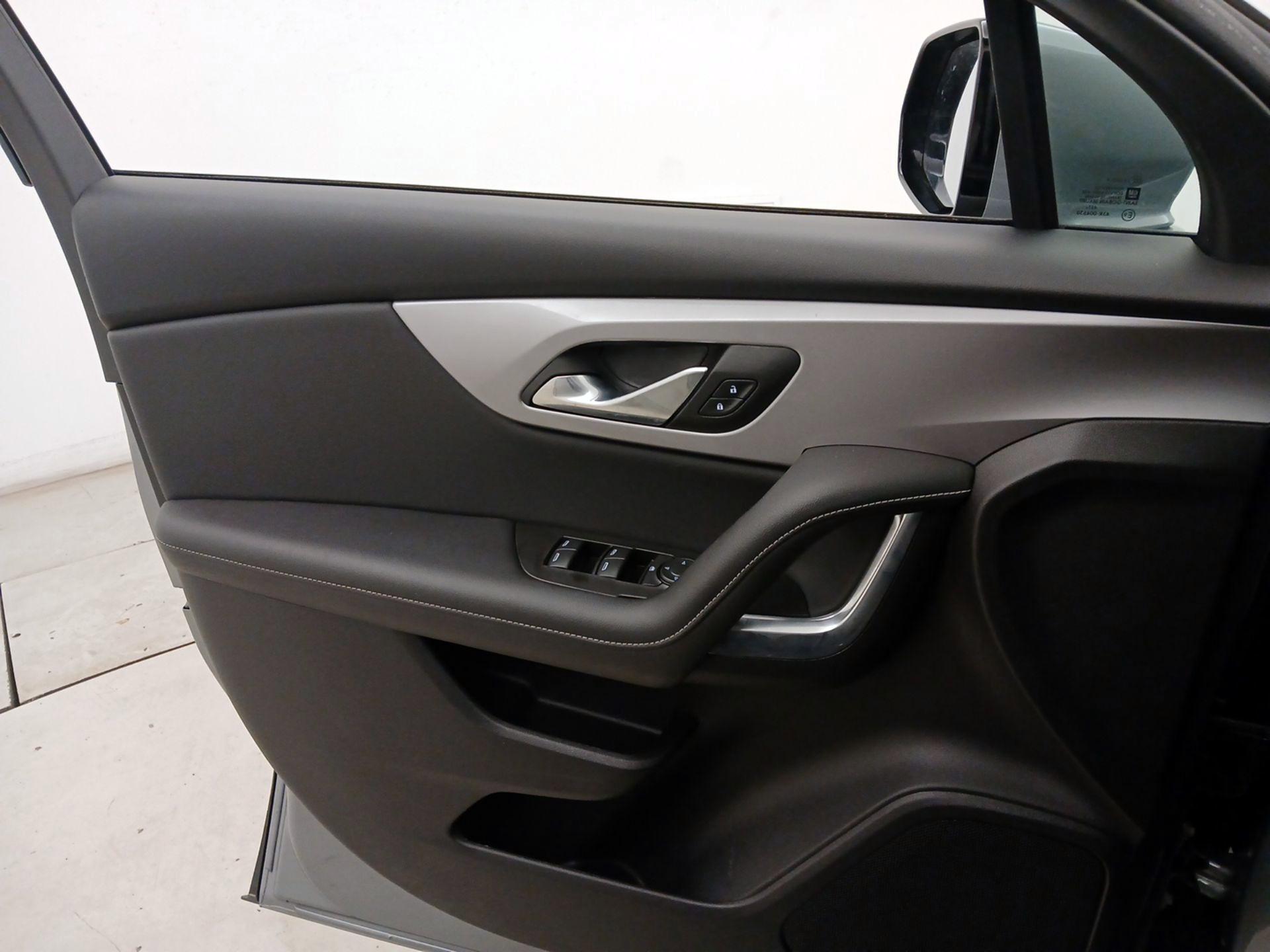 Thumbnail: 2025 Chevrolet Blazer - 12