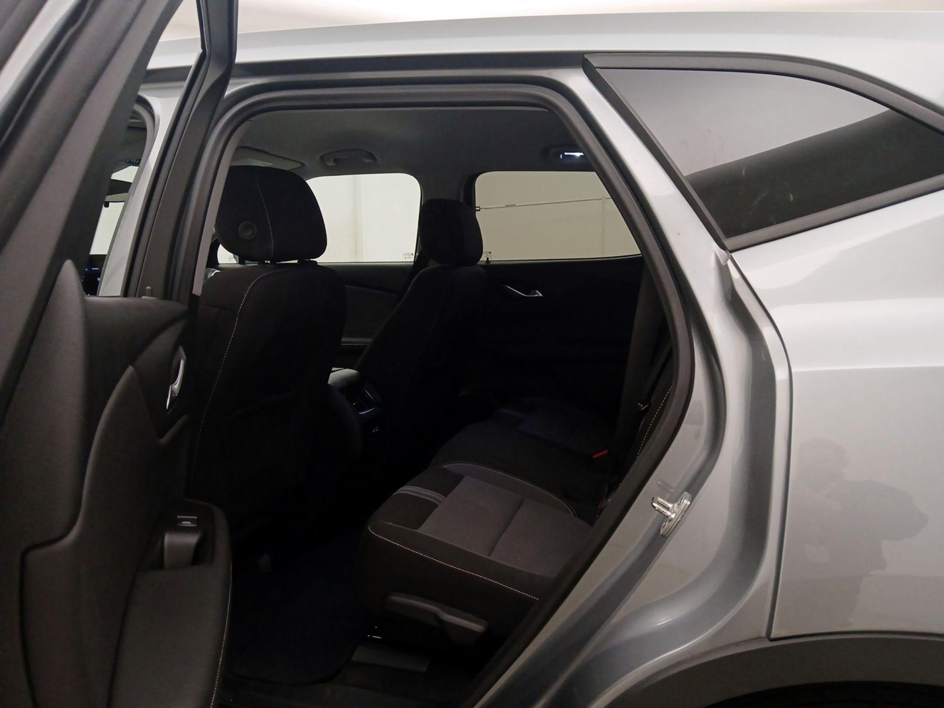 Thumbnail: 2025 Chevrolet Blazer - 18