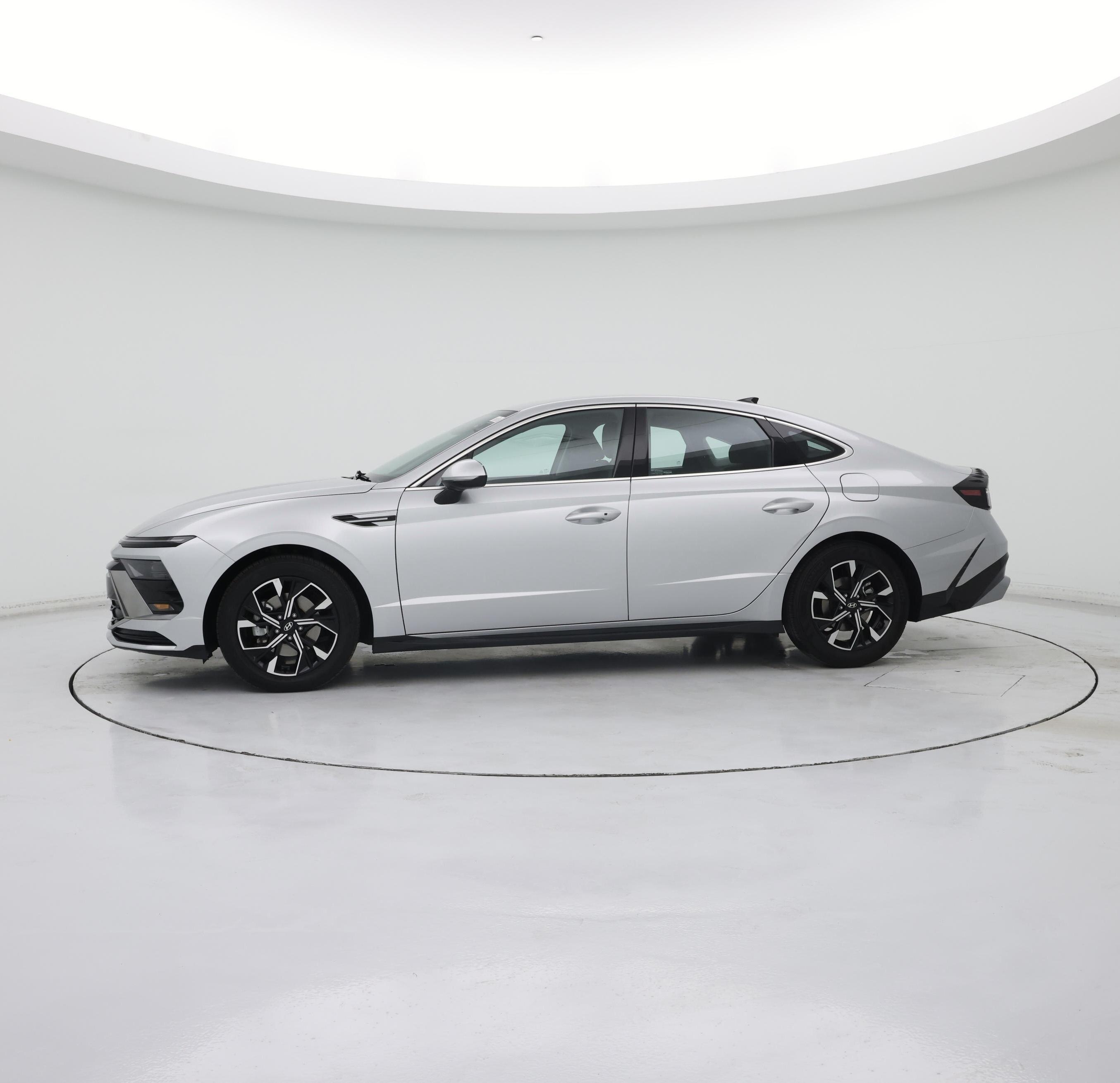 Thumbnail: 2025 Hyundai Sonata - 3