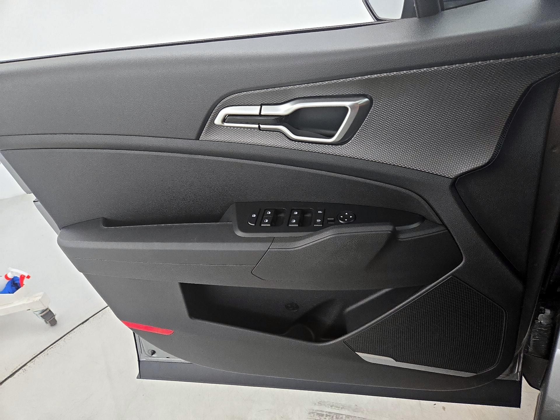 Thumbnail: 2025 Kia Sportage - 12