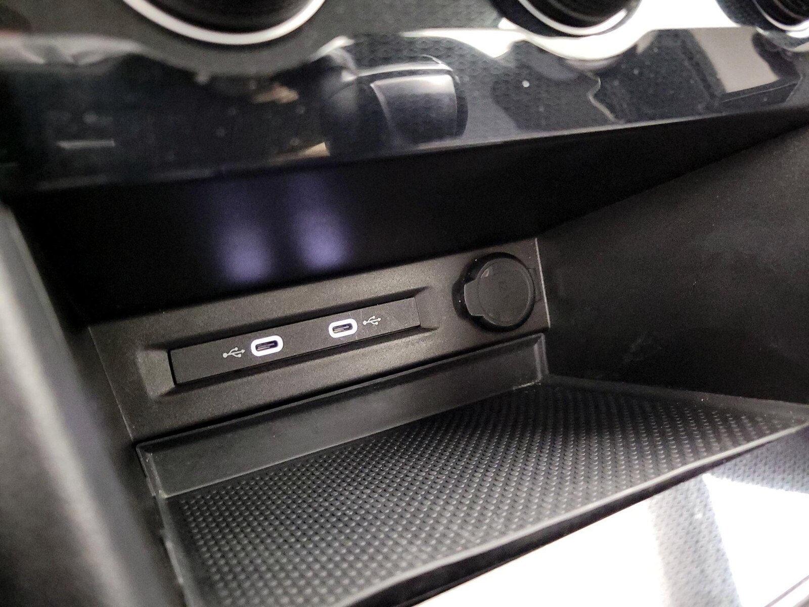 2025 Volkswagen Taos S - Photo 20