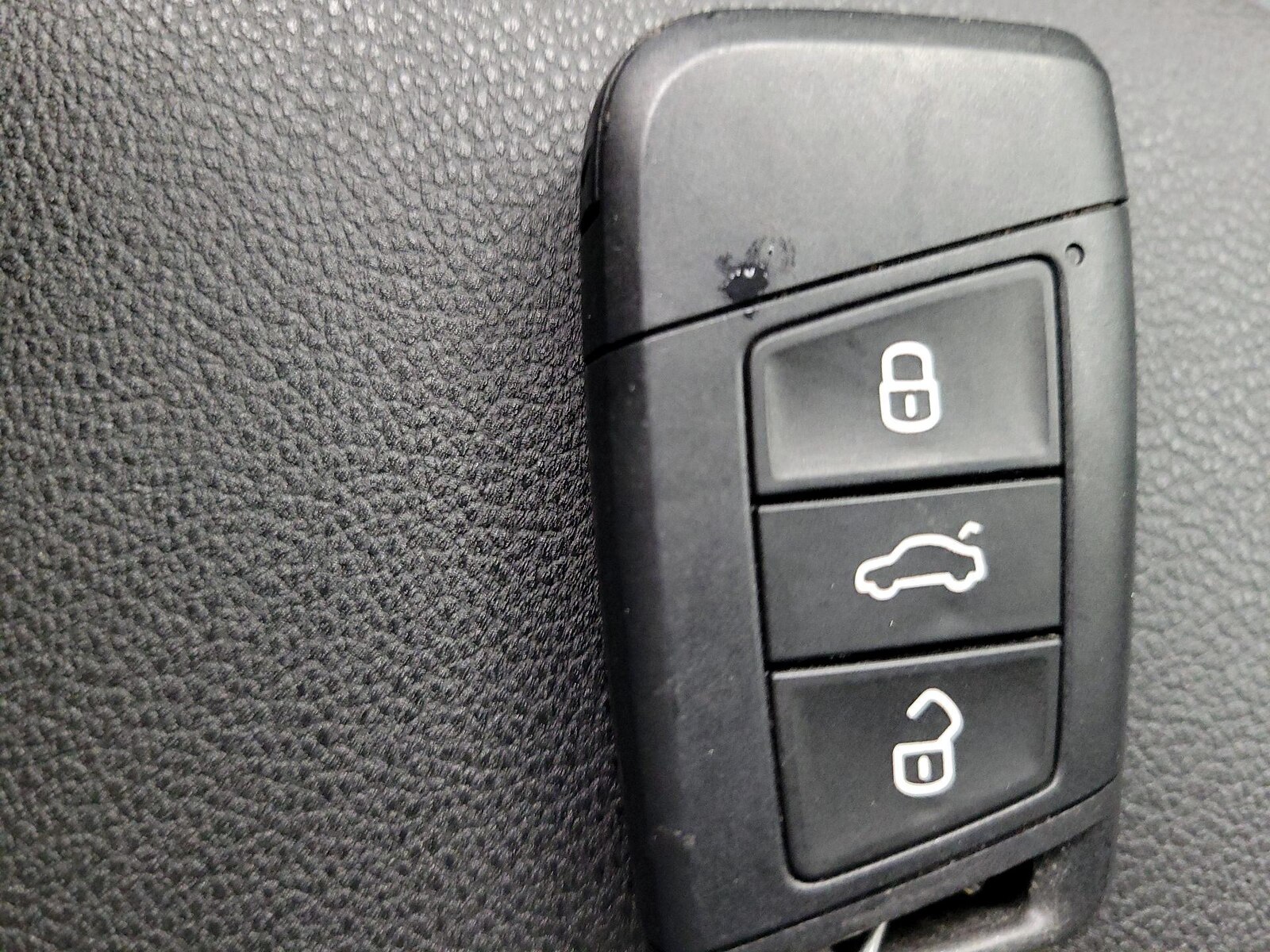 2025 Volkswagen Taos S - Photo 24