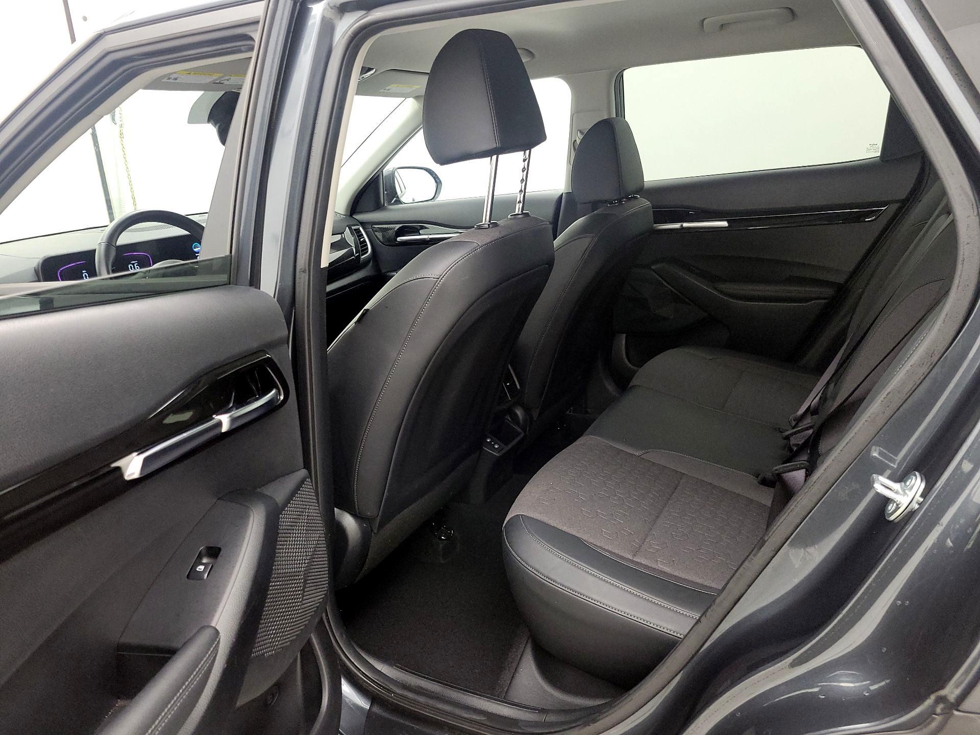 Thumbnail: 2025 Kia Seltos - 19