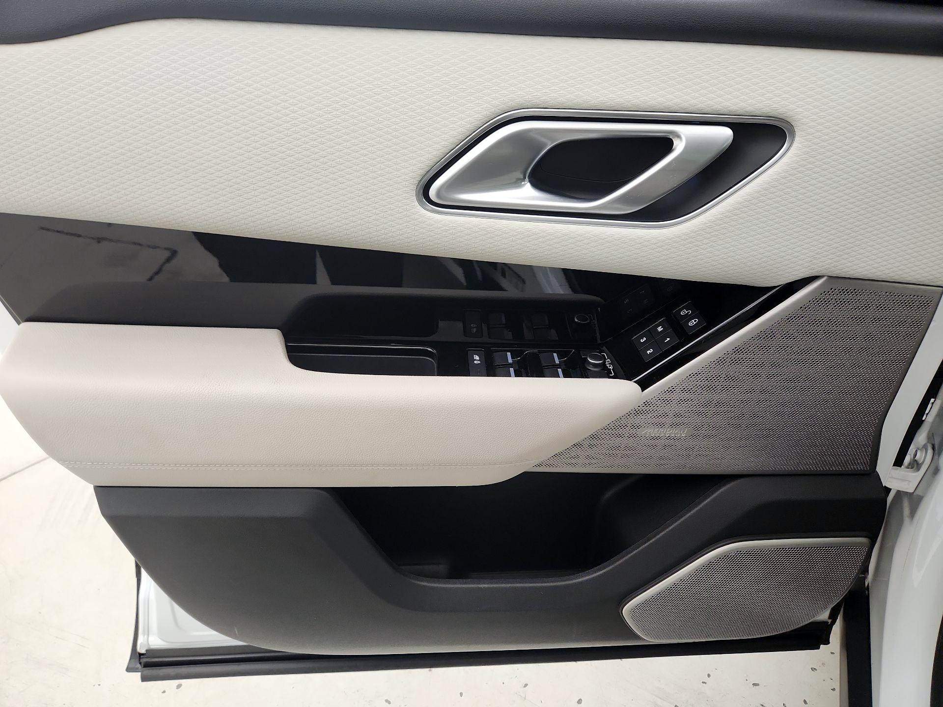 Thumbnail: 2020 Land Rover Range Rover Velar - 12