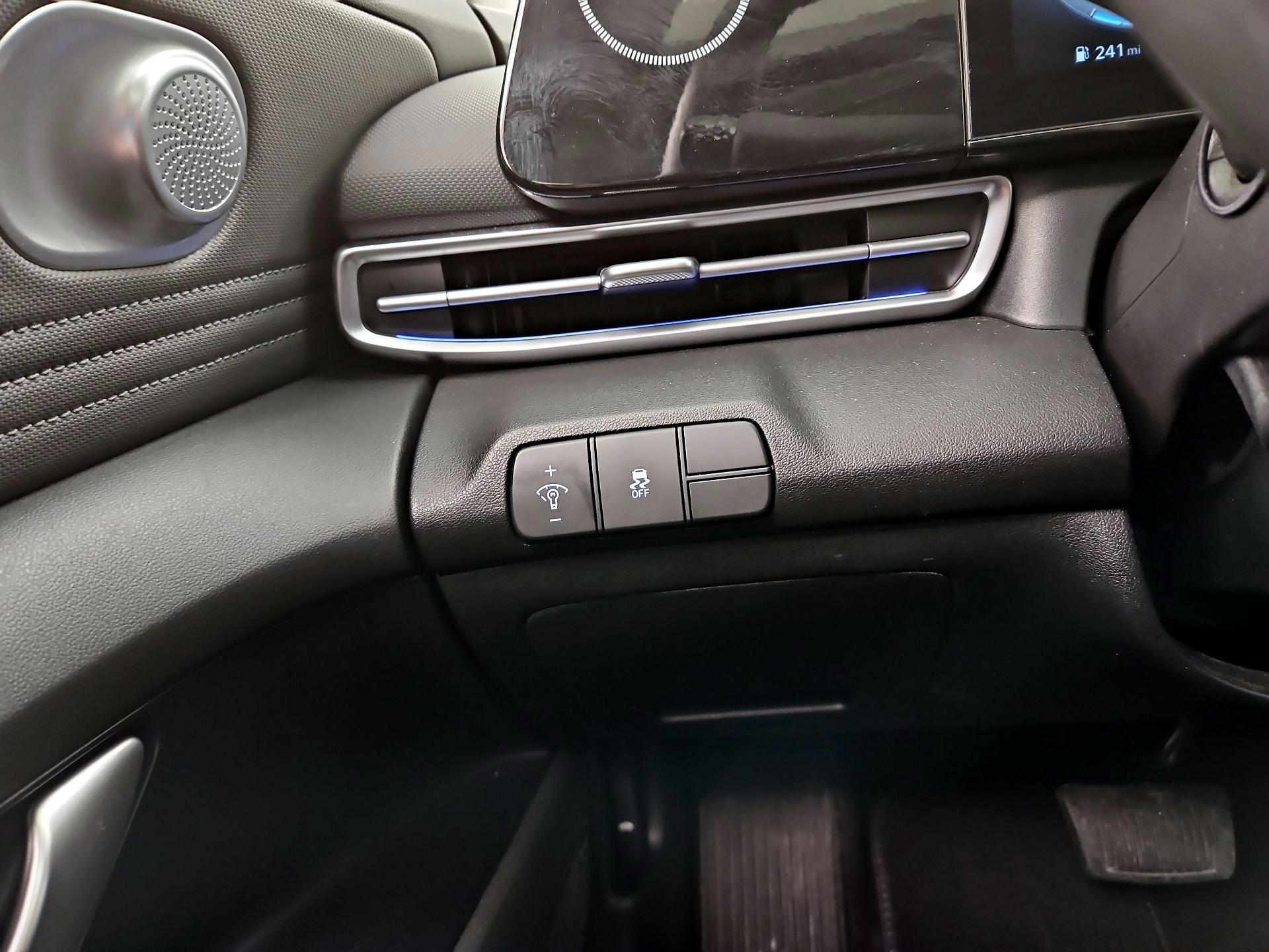 Thumbnail: 2025 Hyundai Elantra - 13