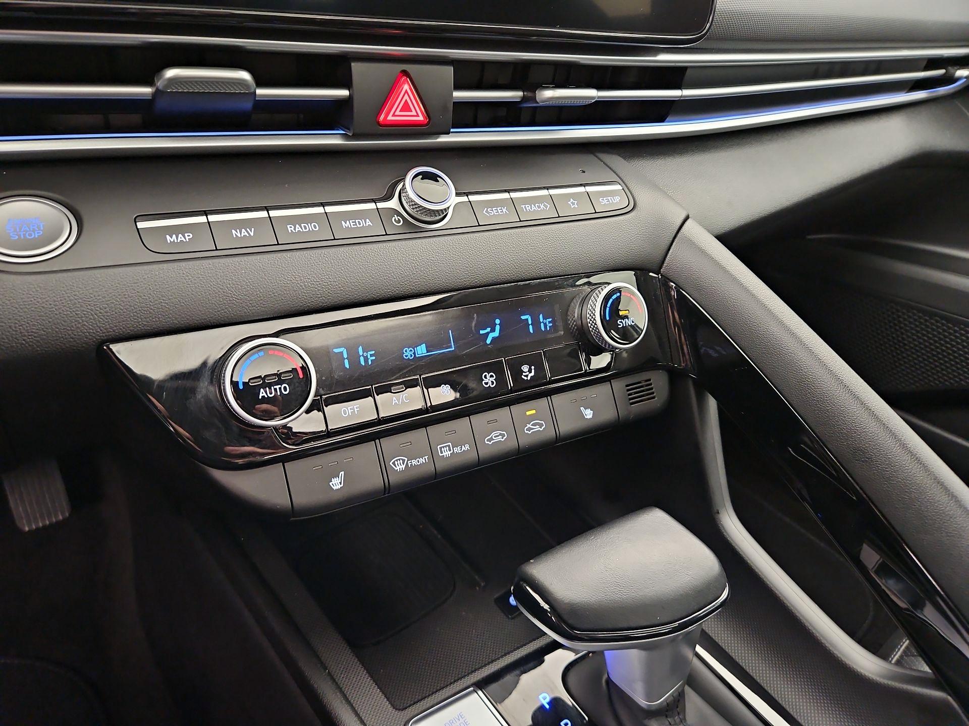 Thumbnail: 2025 Hyundai Elantra - 17