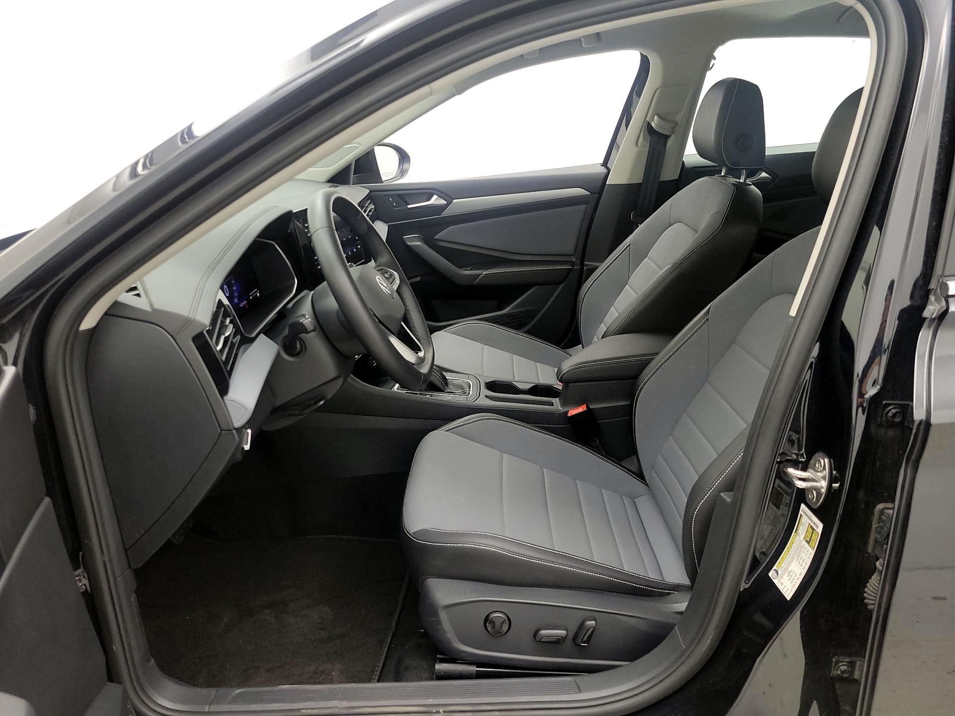 Thumbnail: 2025 Volkswagen Jetta - 11