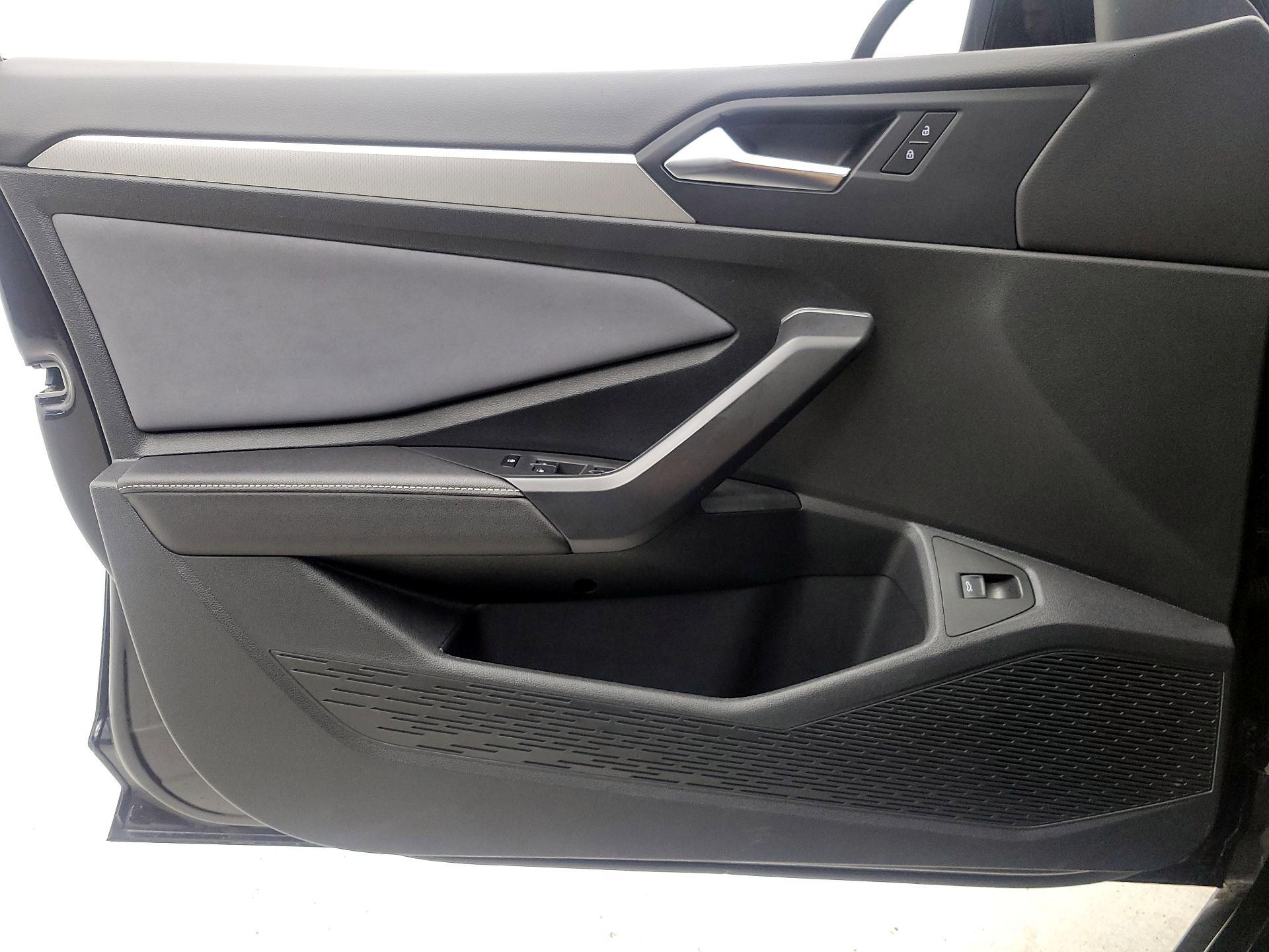 Thumbnail: 2025 Volkswagen Jetta - 12