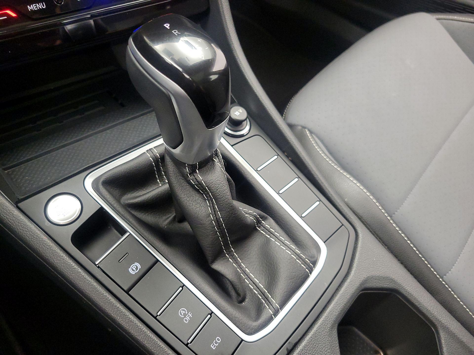 Thumbnail: 2025 Volkswagen Jetta - 17