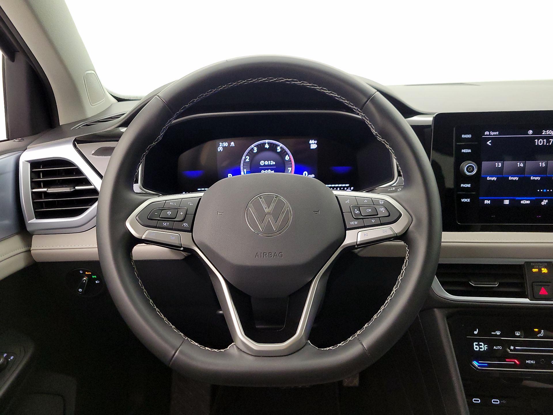 Thumbnail: 2025 Volkswagen Taos - 10