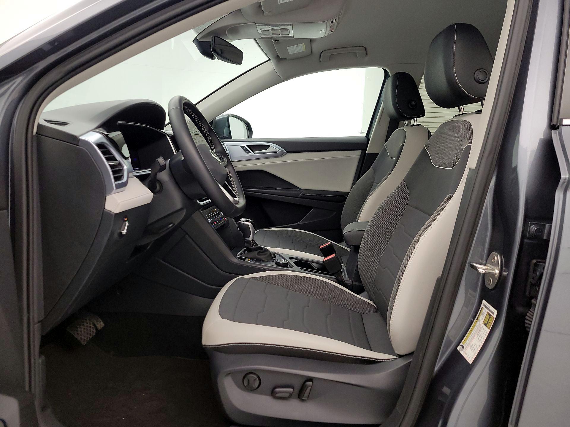 Thumbnail: 2025 Volkswagen Taos - 11