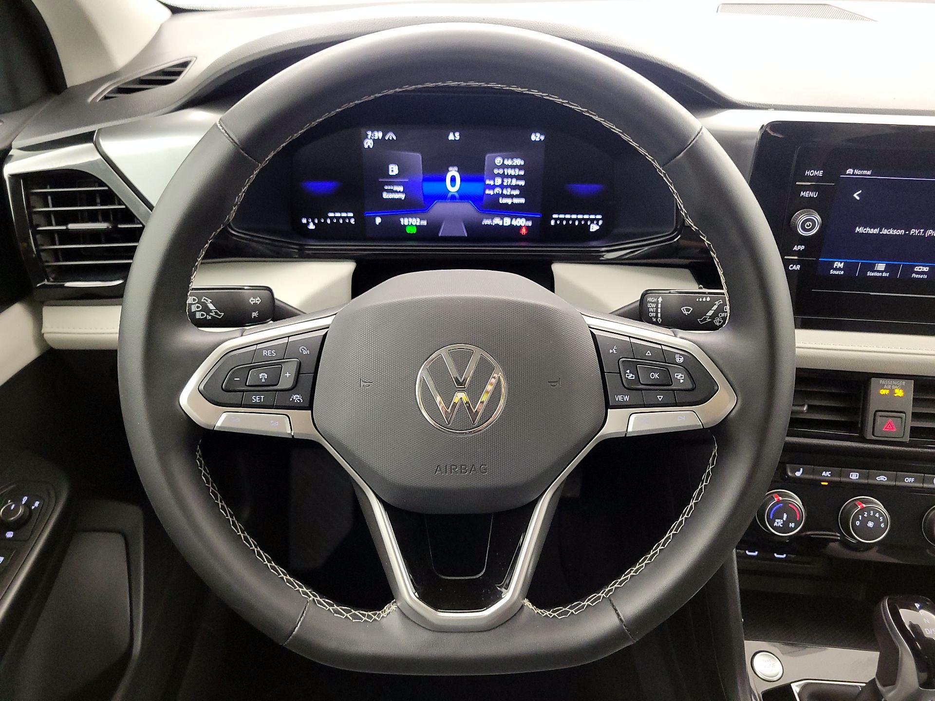 Thumbnail: 2025 Volkswagen Taos - 10