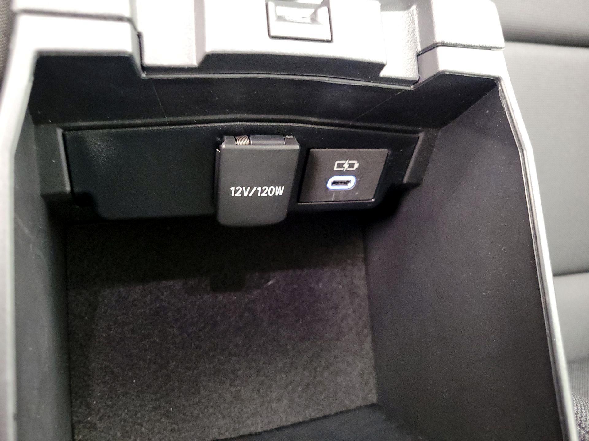 Thumbnail: 2025 Toyota Corolla - 18