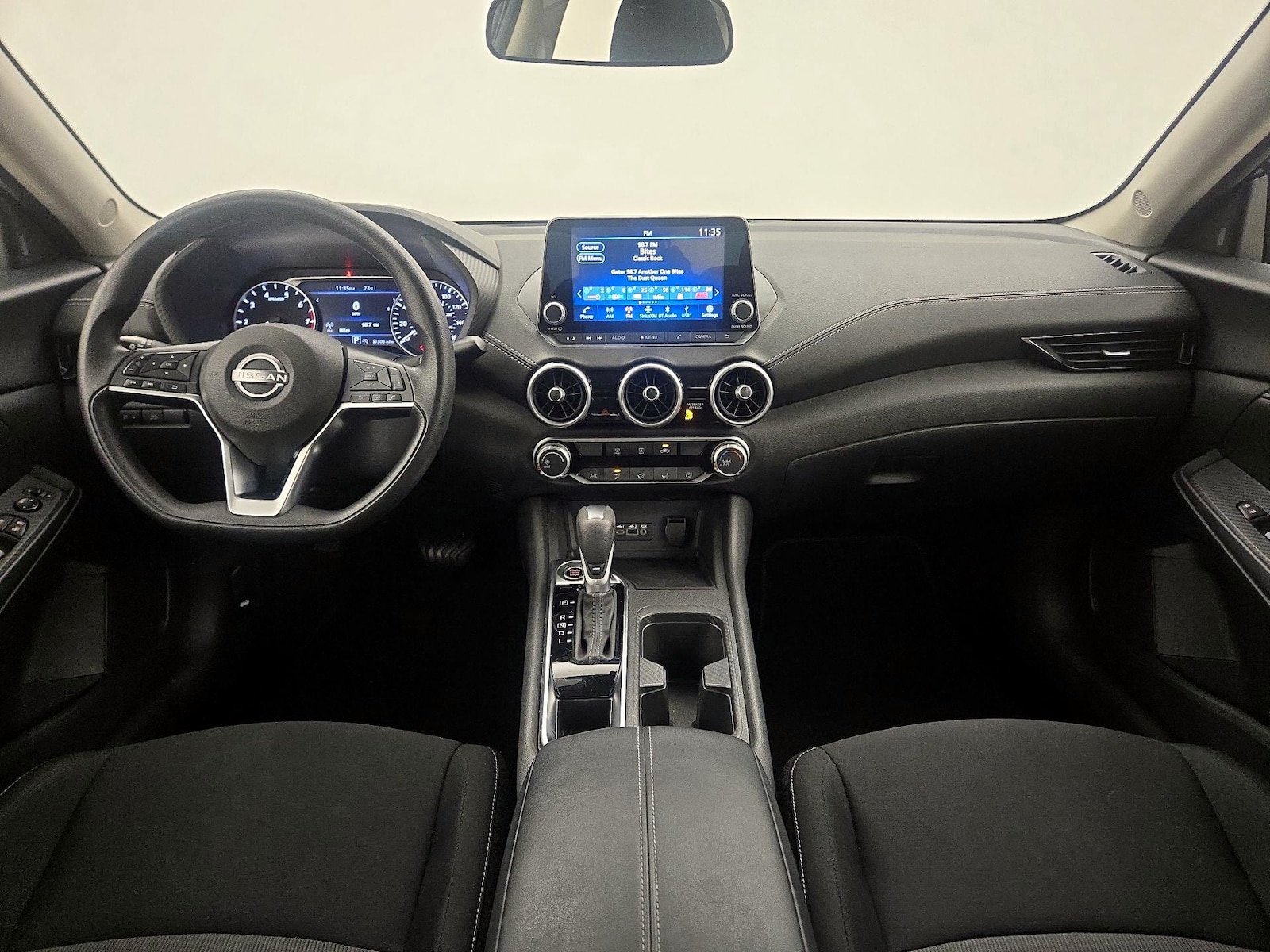 2025 Nissan Sentra SV - Photo 10