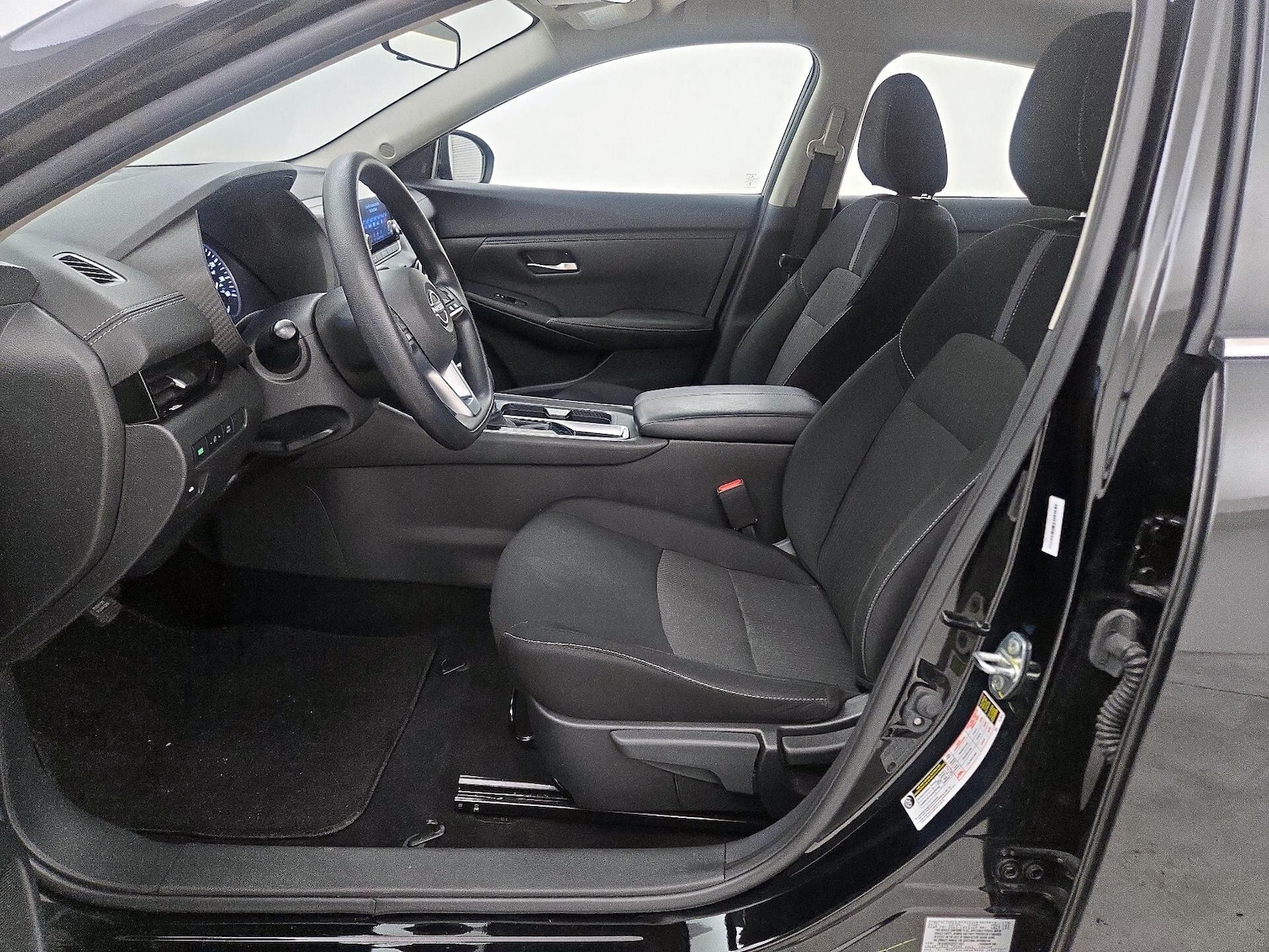 2025 Nissan Sentra SV - Photo 12