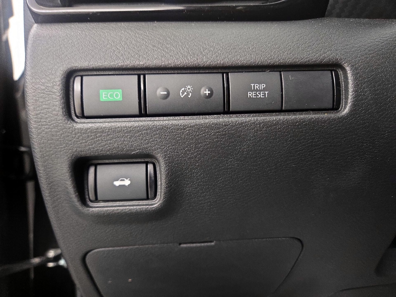 2025 Nissan Sentra SV - Photo 14