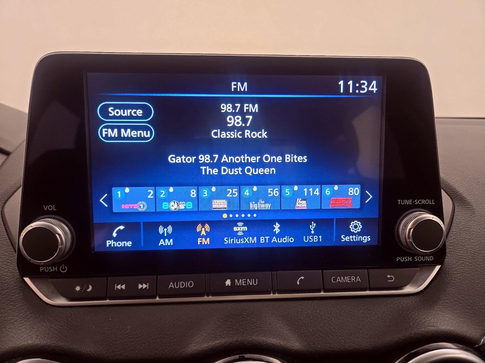 2025 Nissan Sentra SV - Photo 16