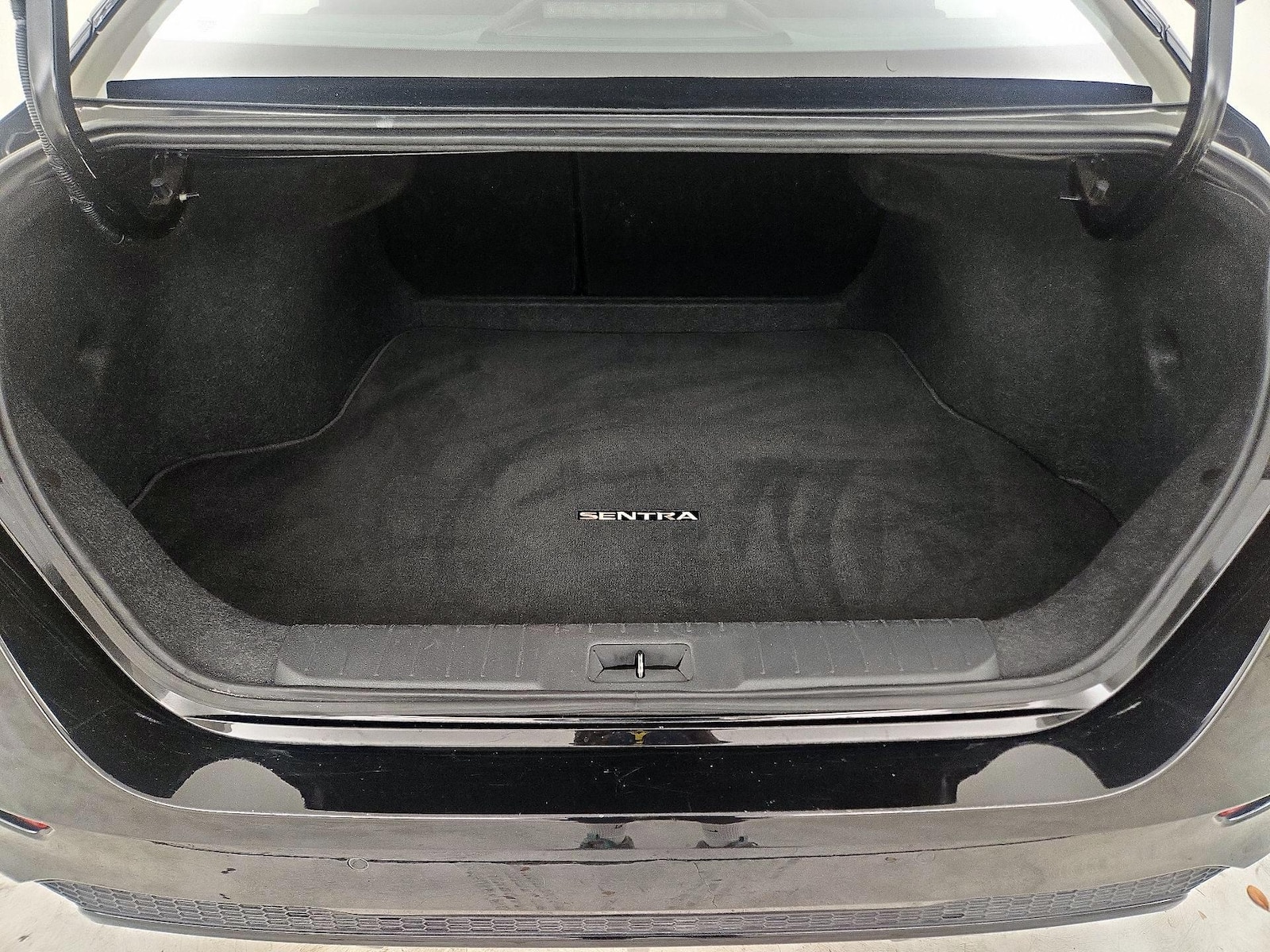 2025 Nissan Sentra SV - Photo 21