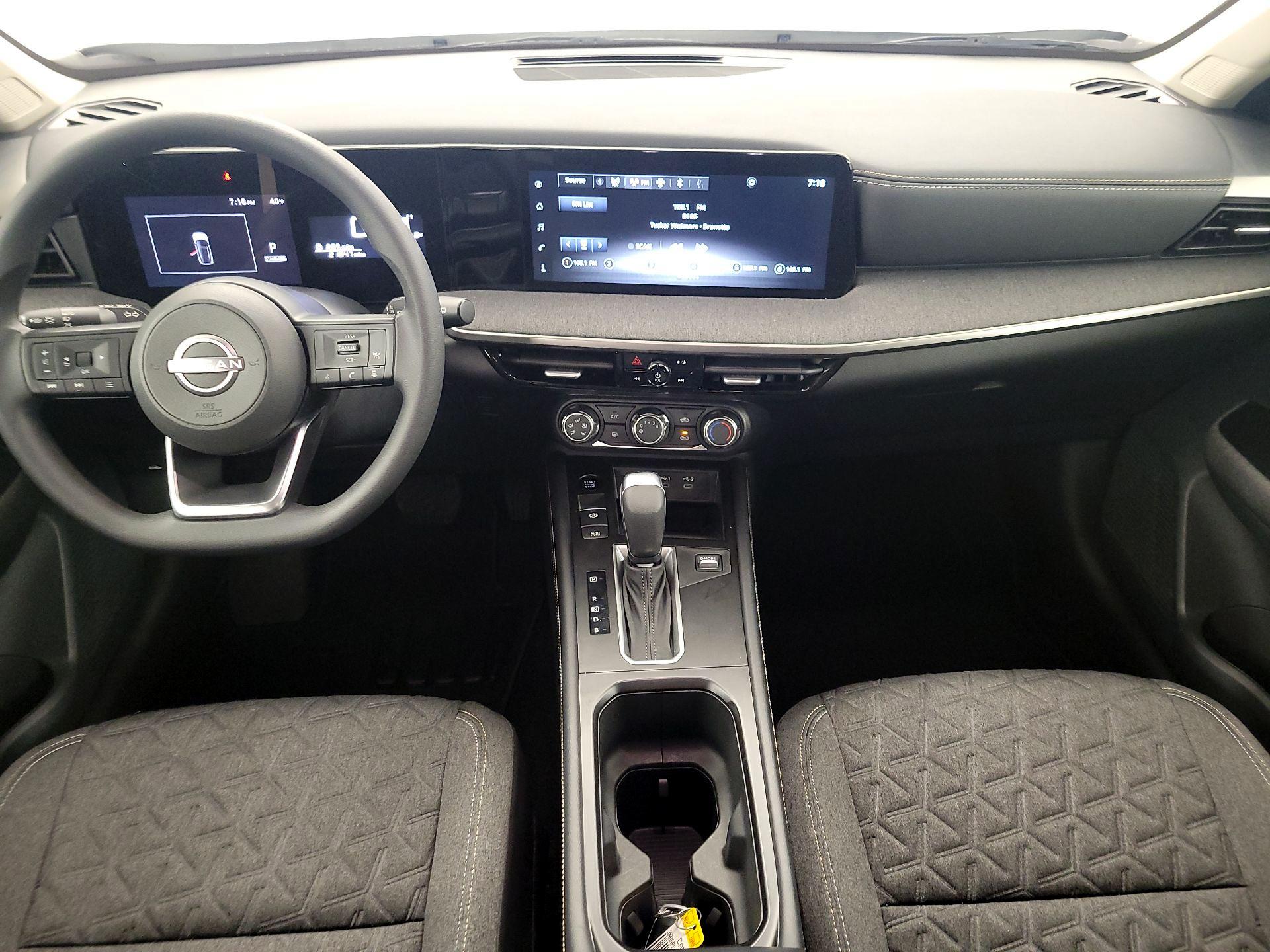 Thumbnail: 2025 Nissan Kicks - 9